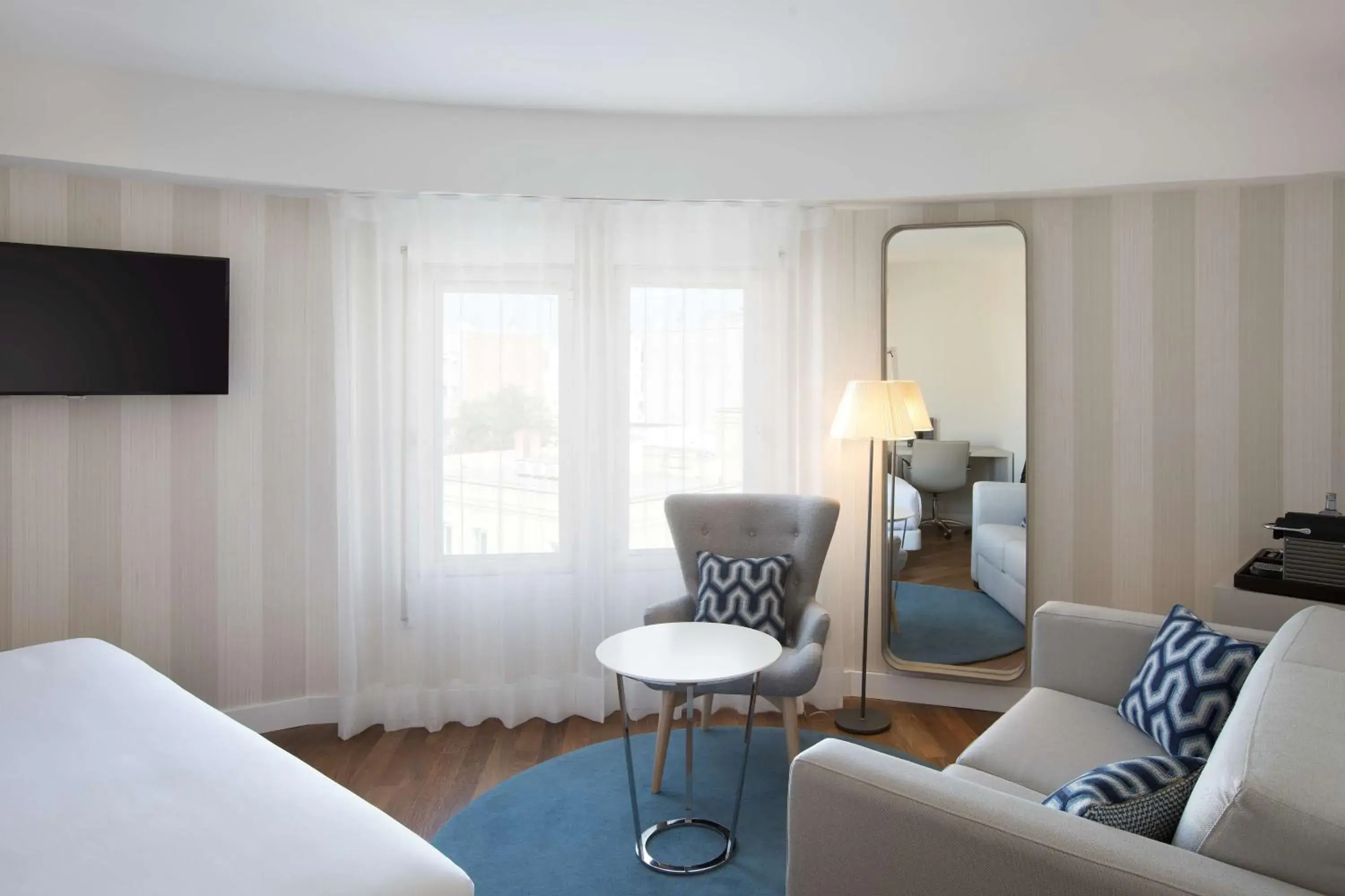 Bedroom, Seating Area in NH Madrid Balboa