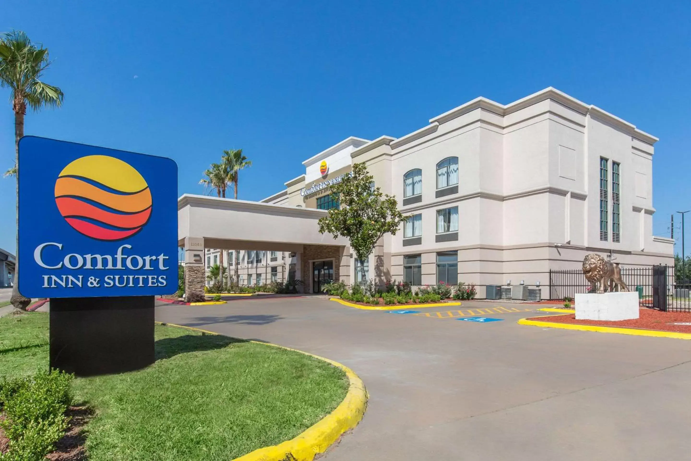Property building in Comfort Inn & Suites SW Houston Sugarland