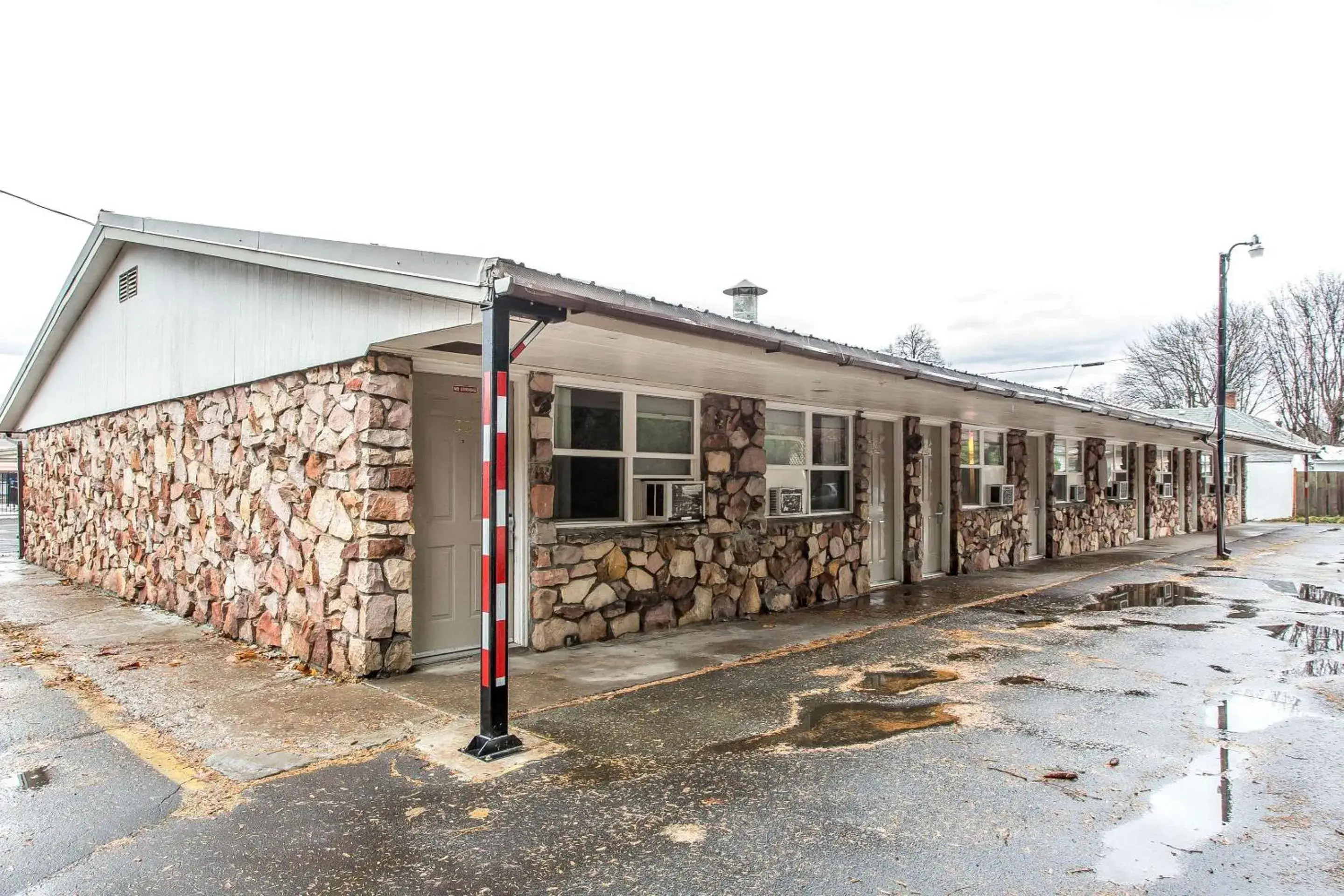 Property building in Rodeway Inn Property building in Rodeway Inn