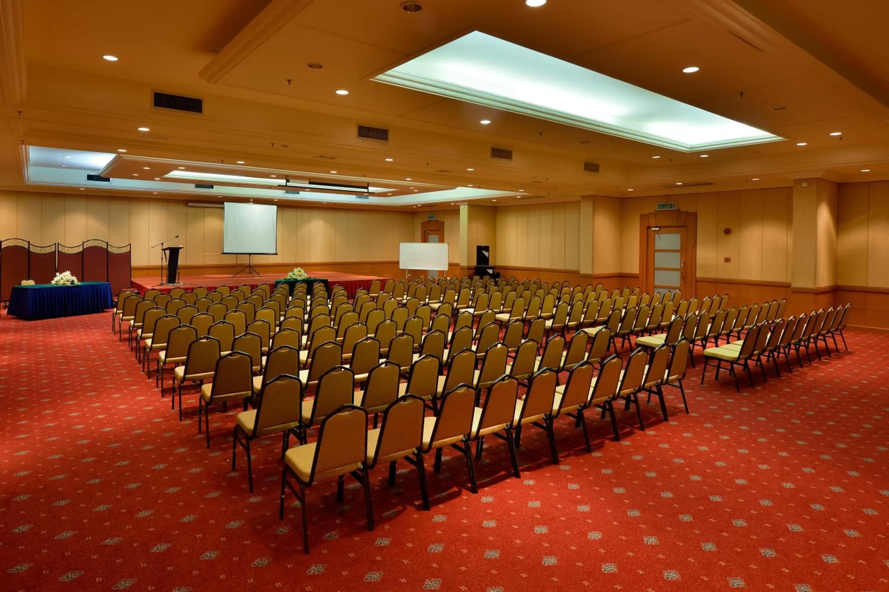 Business facilities in Pearl View Hotel