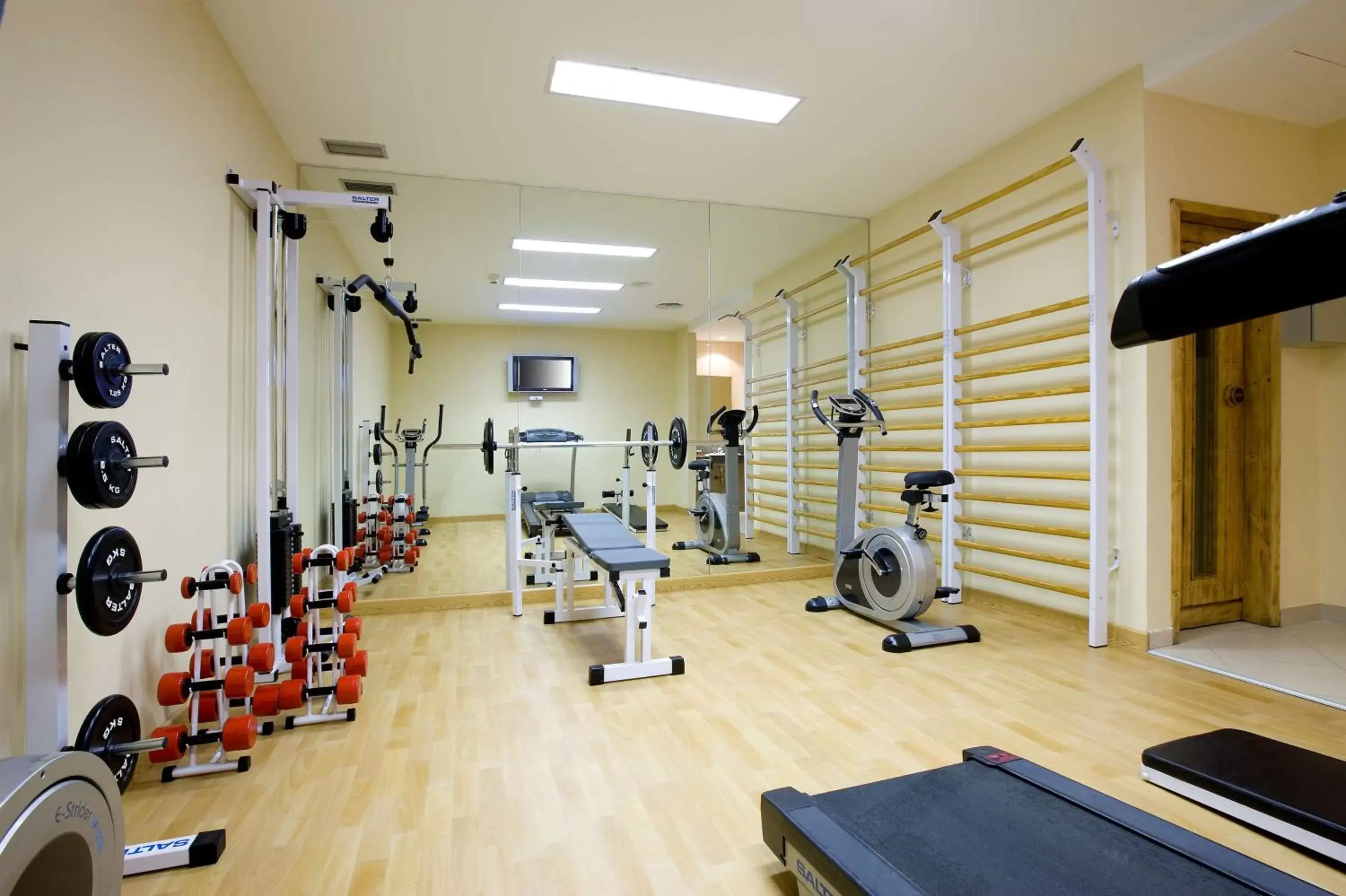 Spa and wellness centre/facilities, Fitness Center/Facilities in NH Ciudad de Cuenca