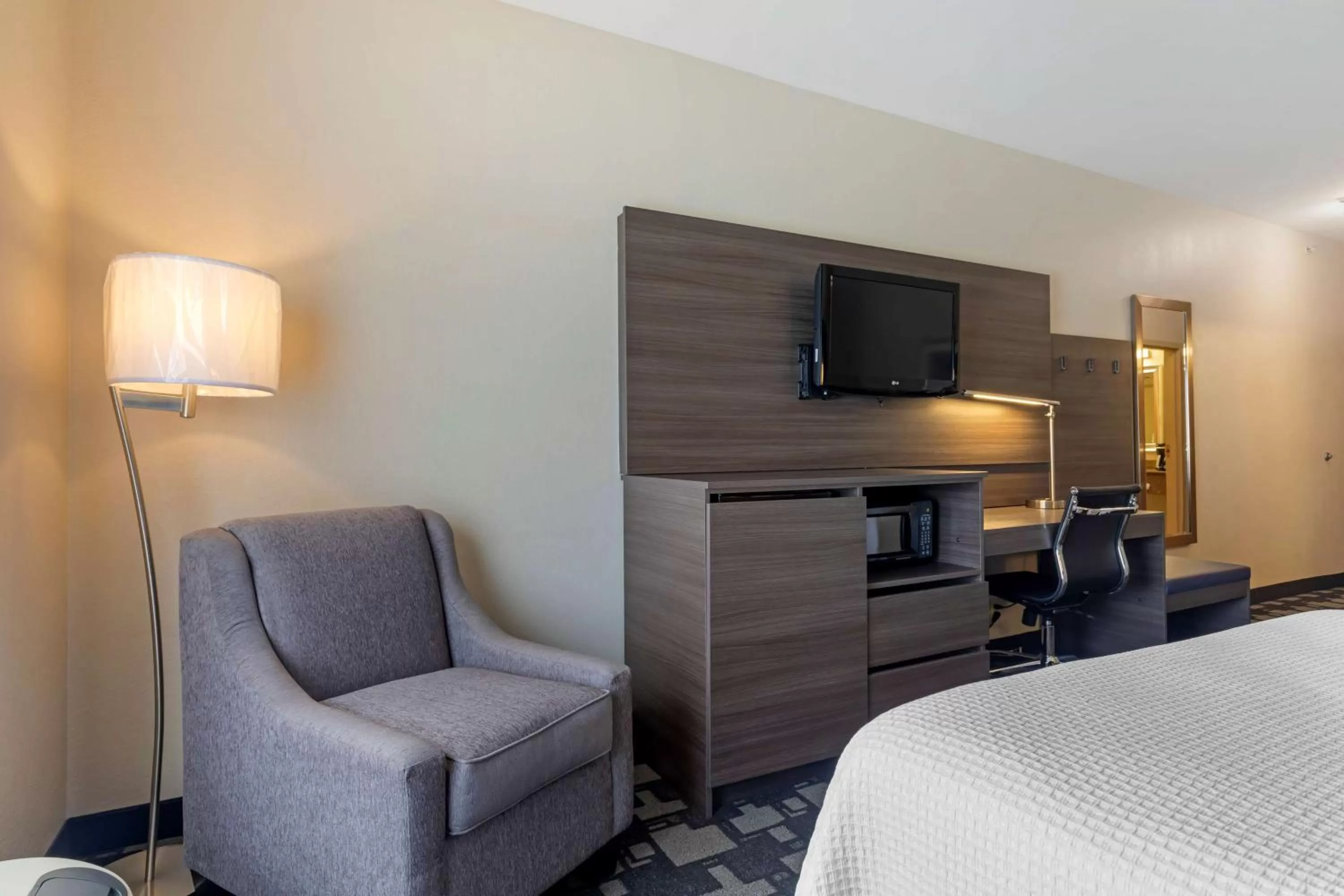 Bedroom, Bed in Best Western Seminole Inn and Suites