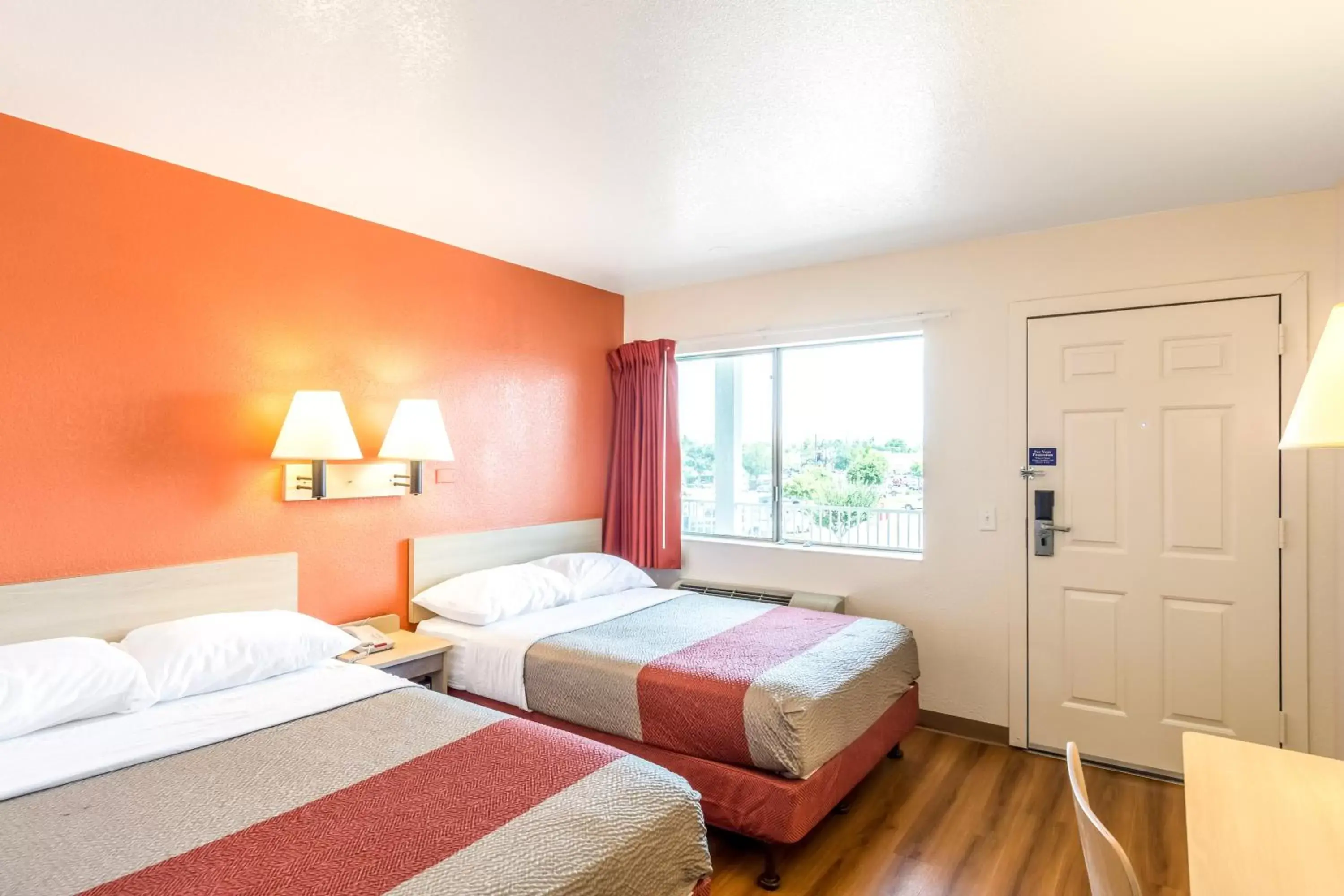 Bedroom, Bed in Motel 6-Redding, CA - Central