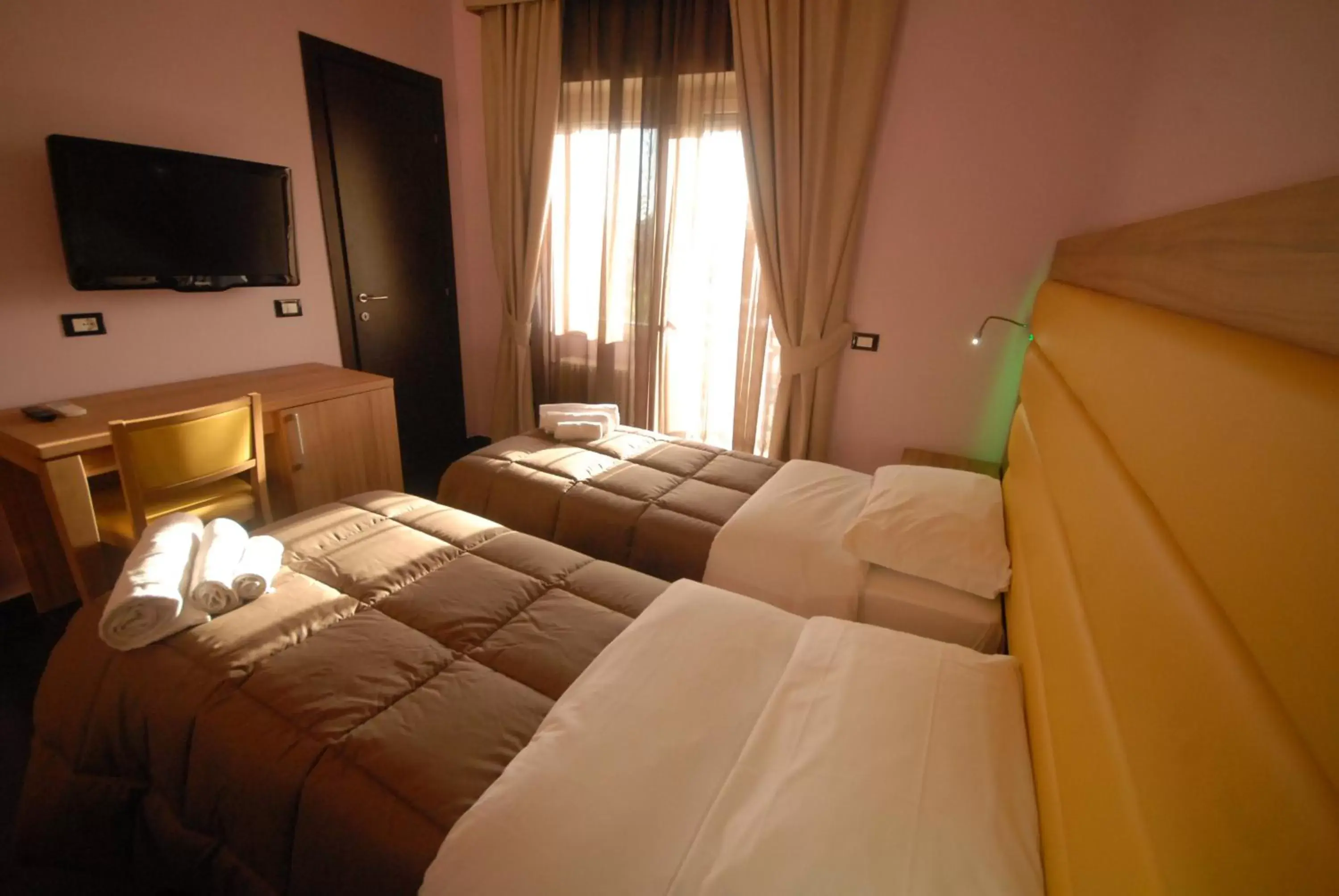 Bedroom, Bed in Ostia Antica Suite B&B
