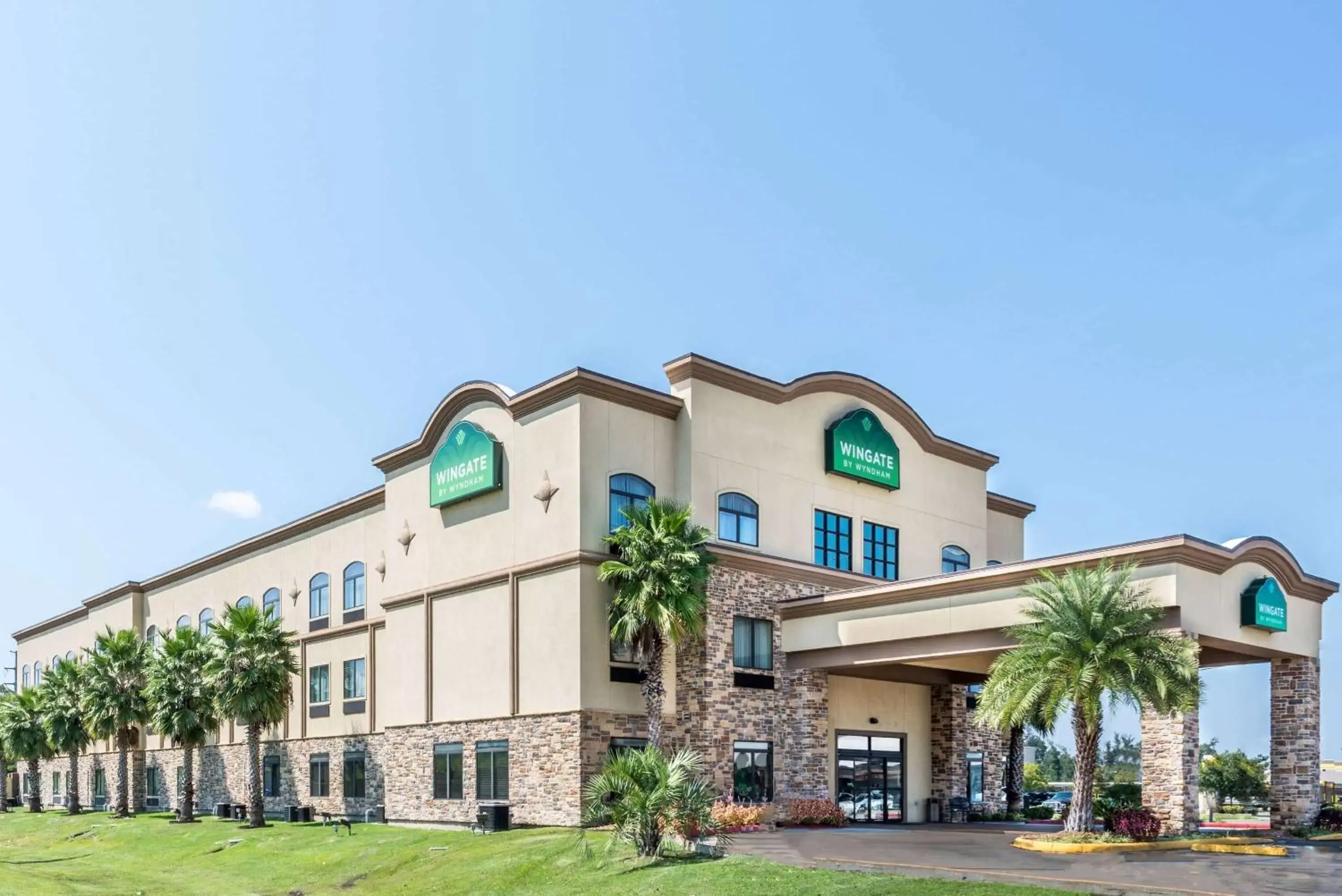 Property Building in Wingate by Wyndham Lake Charles Casino Area