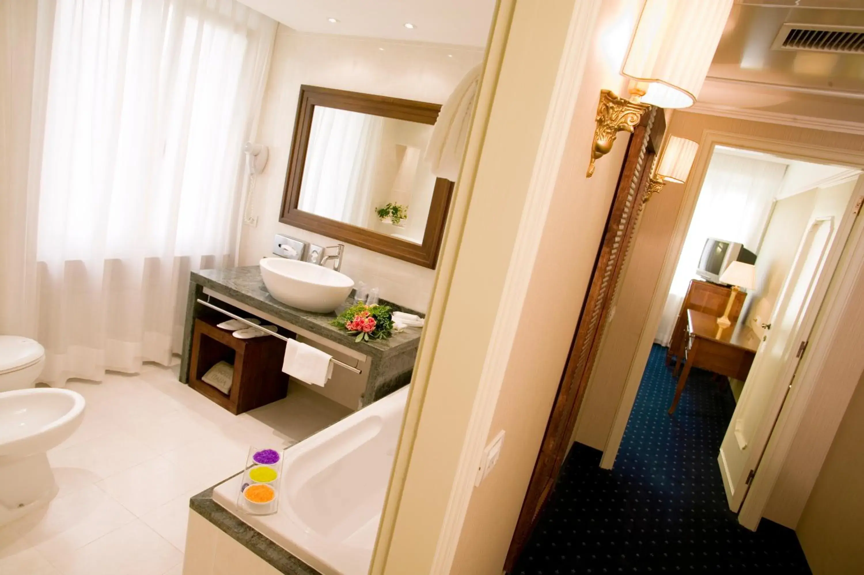 Photo of the whole room, Bathroom in Astoria Hotel Italia