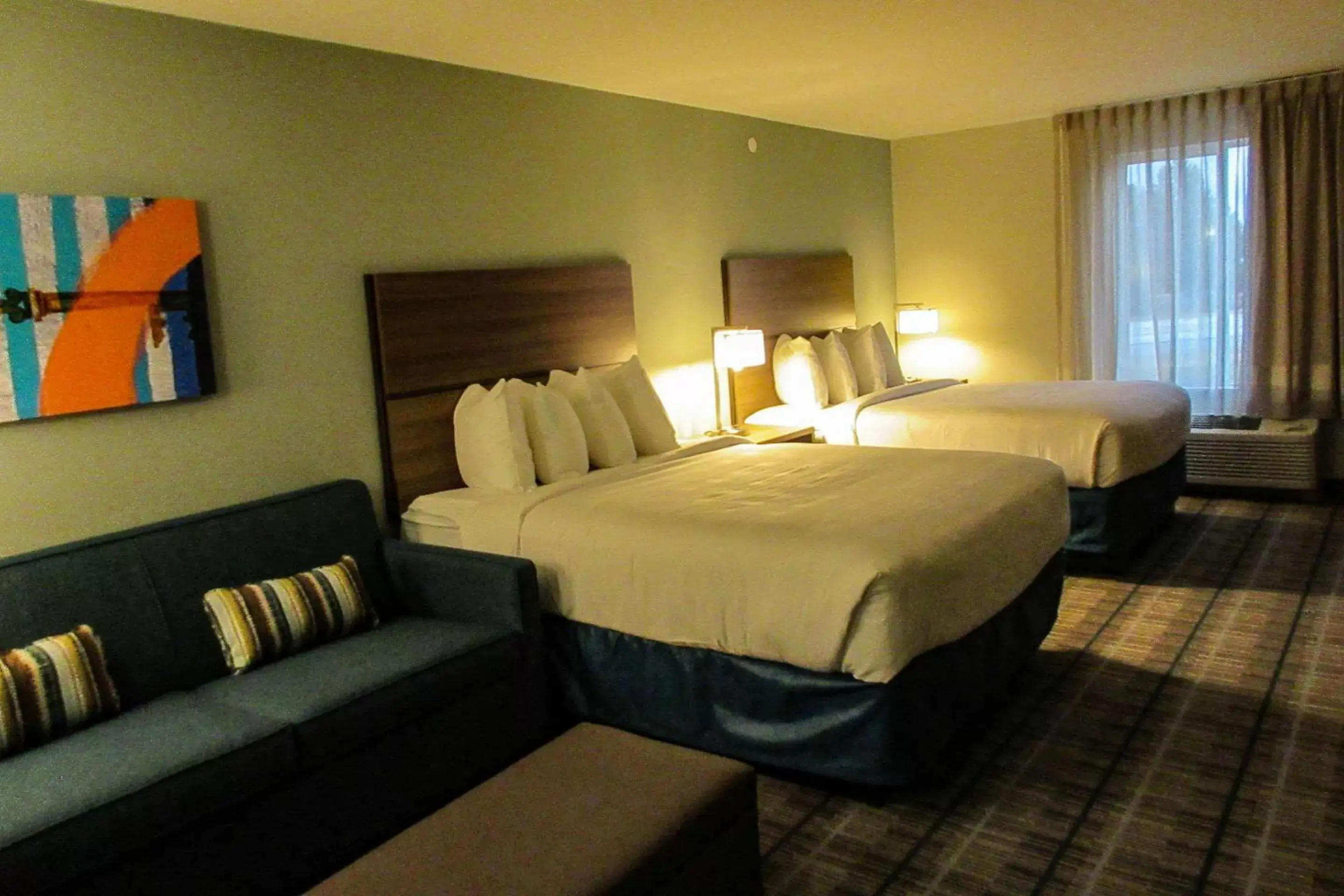 Photo of the whole room, Bed in MainStay Suites Spokane Airport