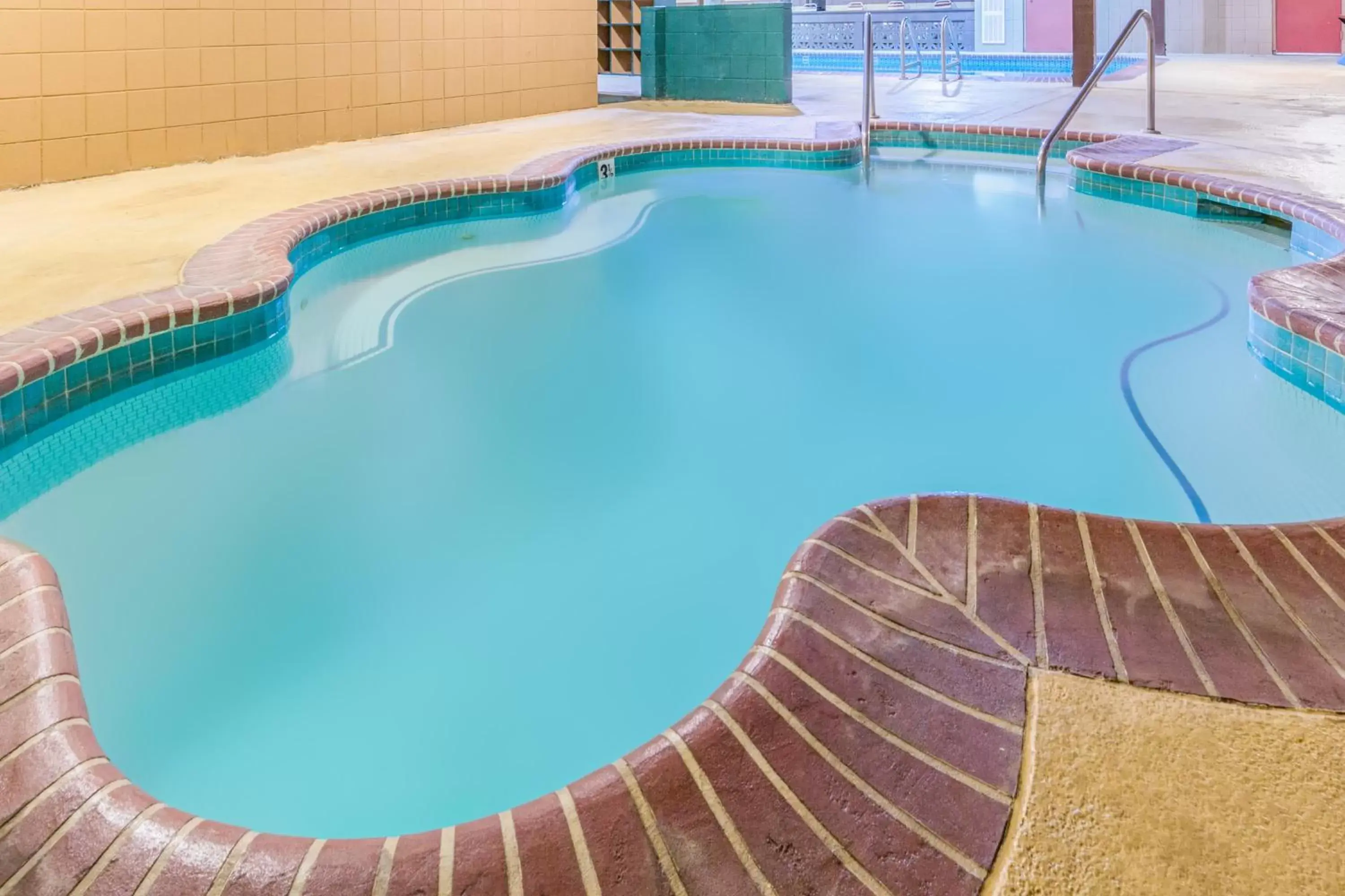 Hot Tub, Swimming Pool in Days Inn by Wyndham Black Bear