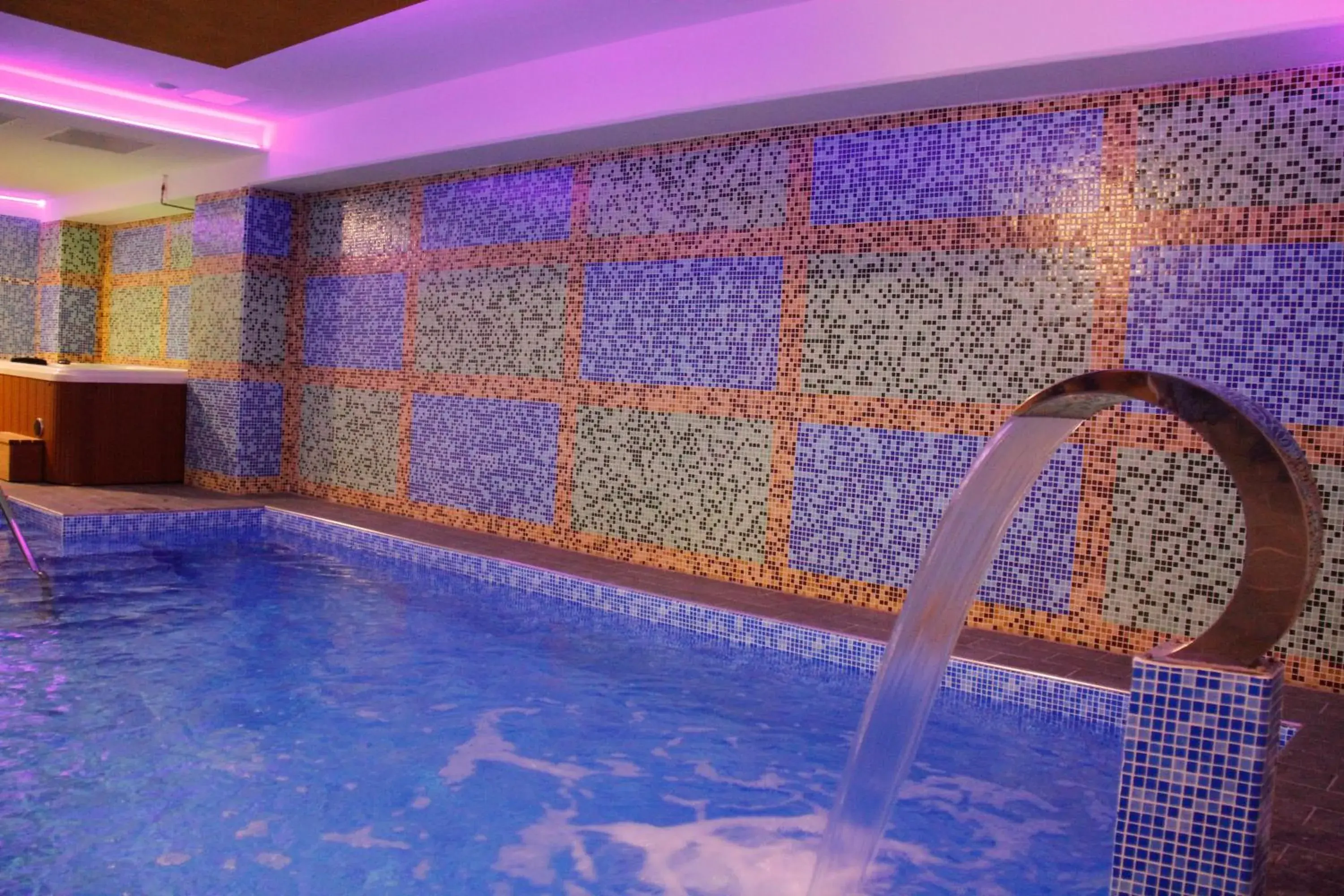 Swimming Pool in Impero Hotel Varese Beauty & Spa
