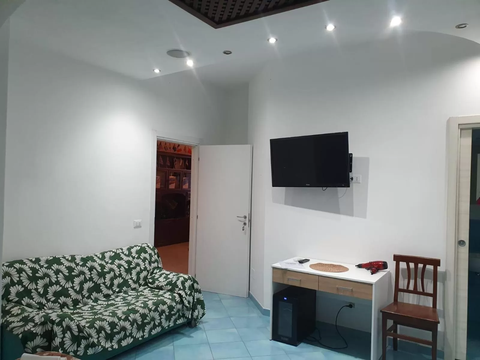 TV and multimedia, TV/Entertainment Center in Hotel Mareluna Ischia