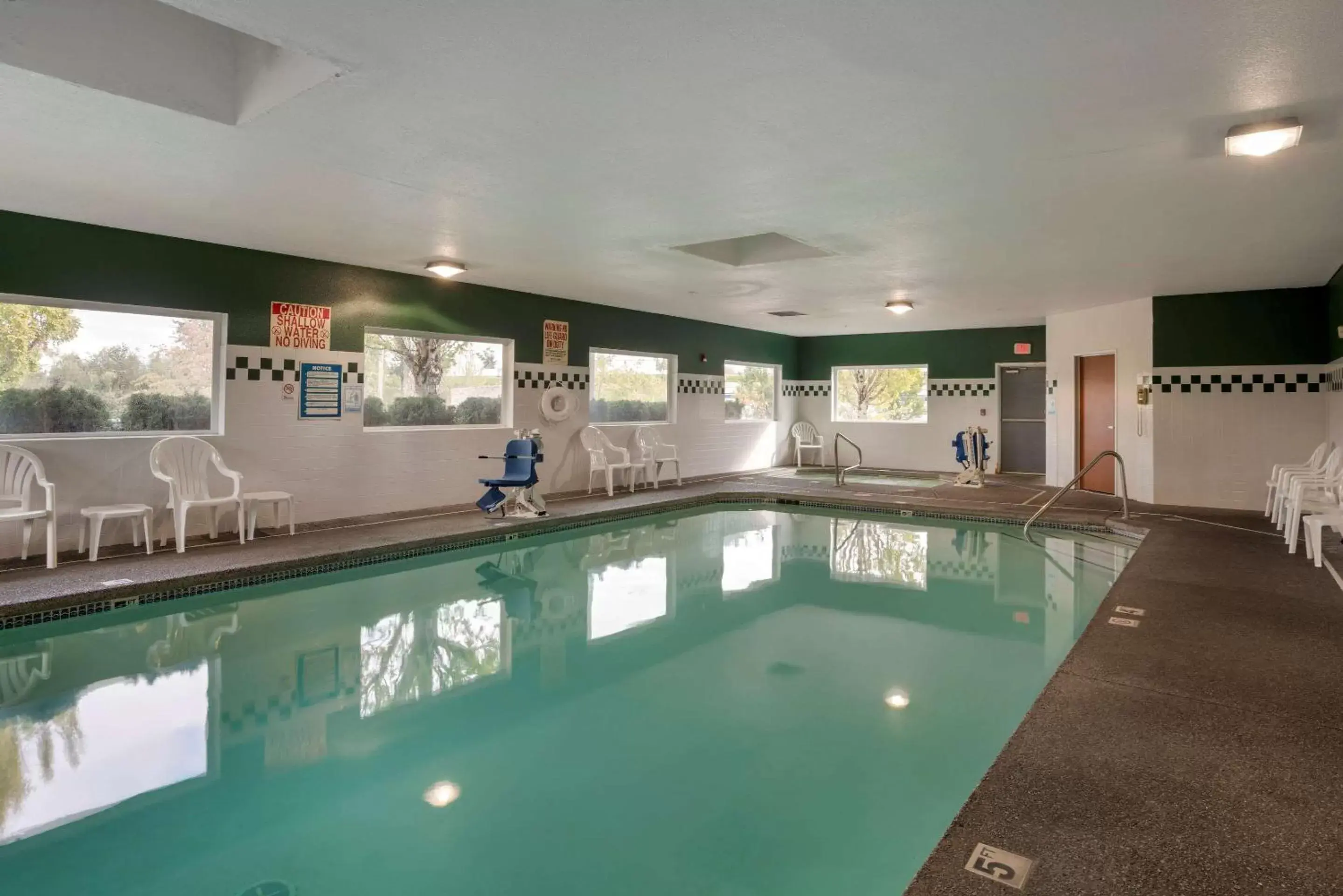 Activities, Swimming Pool in Comfort Inn & Suites Salem