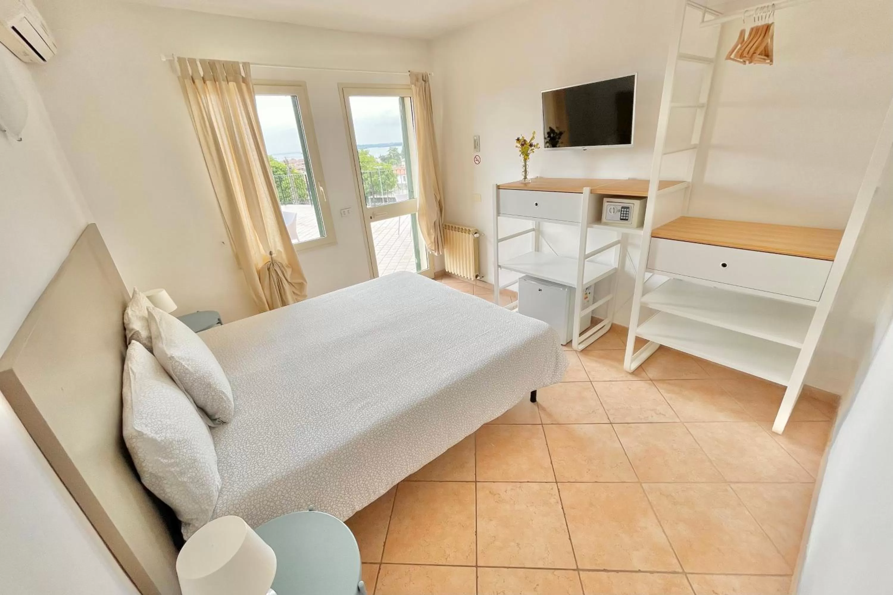 Photo of the whole room, Bed in Albergo Vittoria