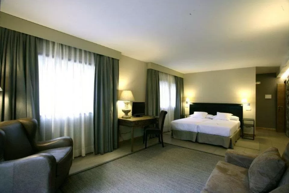 Day, Bed in Hotel Rural Las Rozuelas