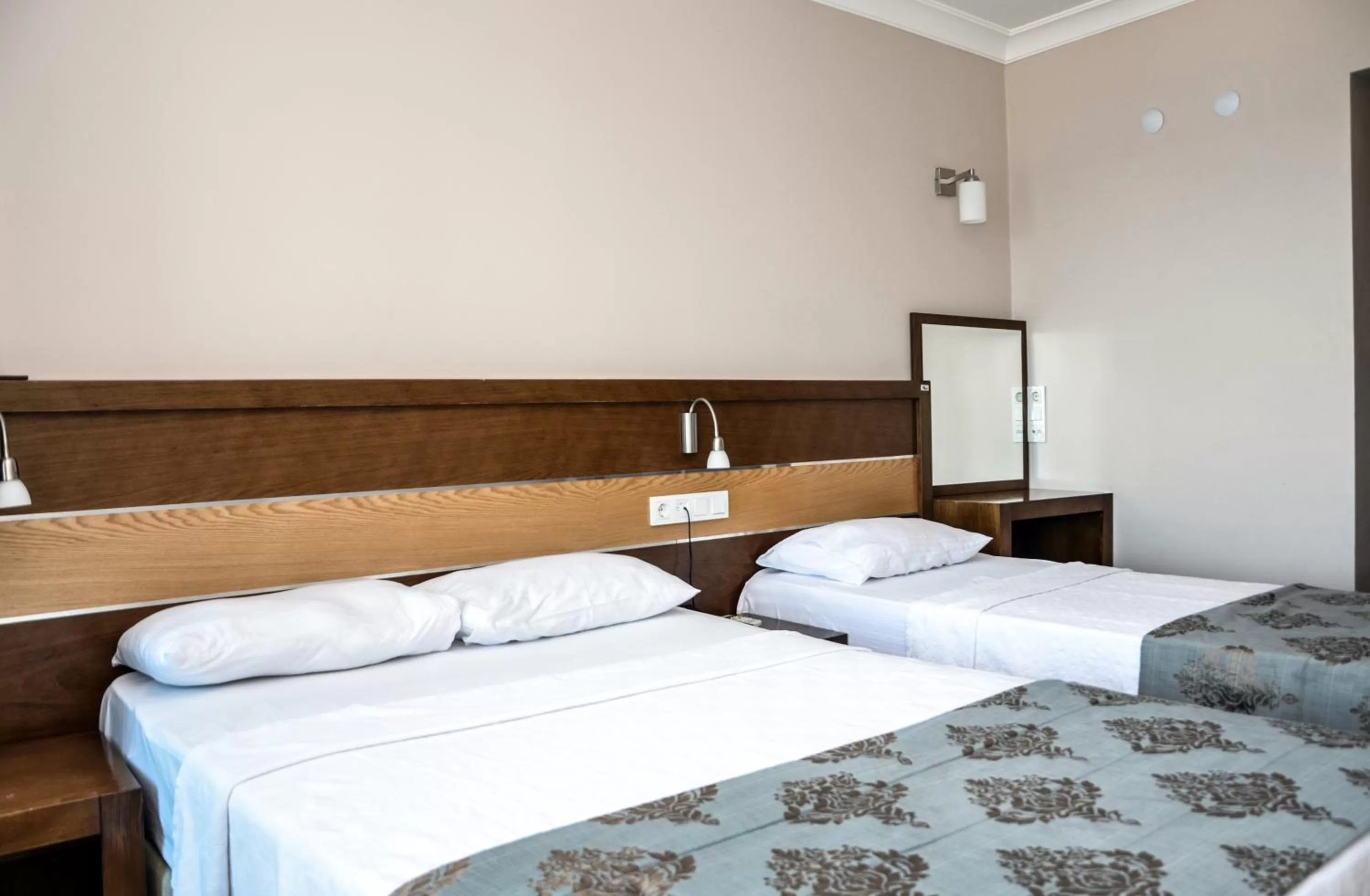 Photo of the whole room in Perla Hotel