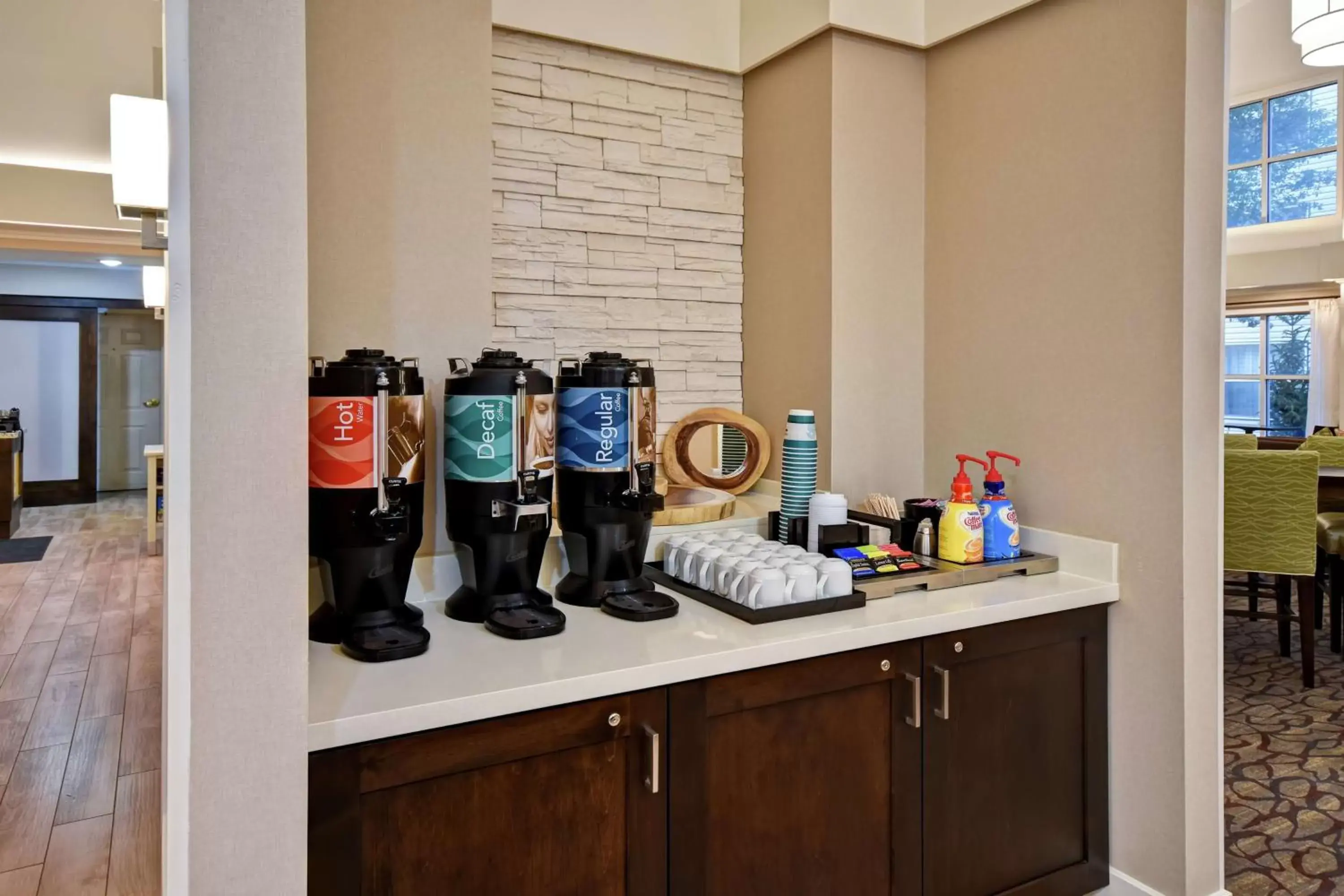 Dining area, Kitchen/Kitchenette in Homewood Suites by Hilton Salt Lake City - Midvale/Sandy