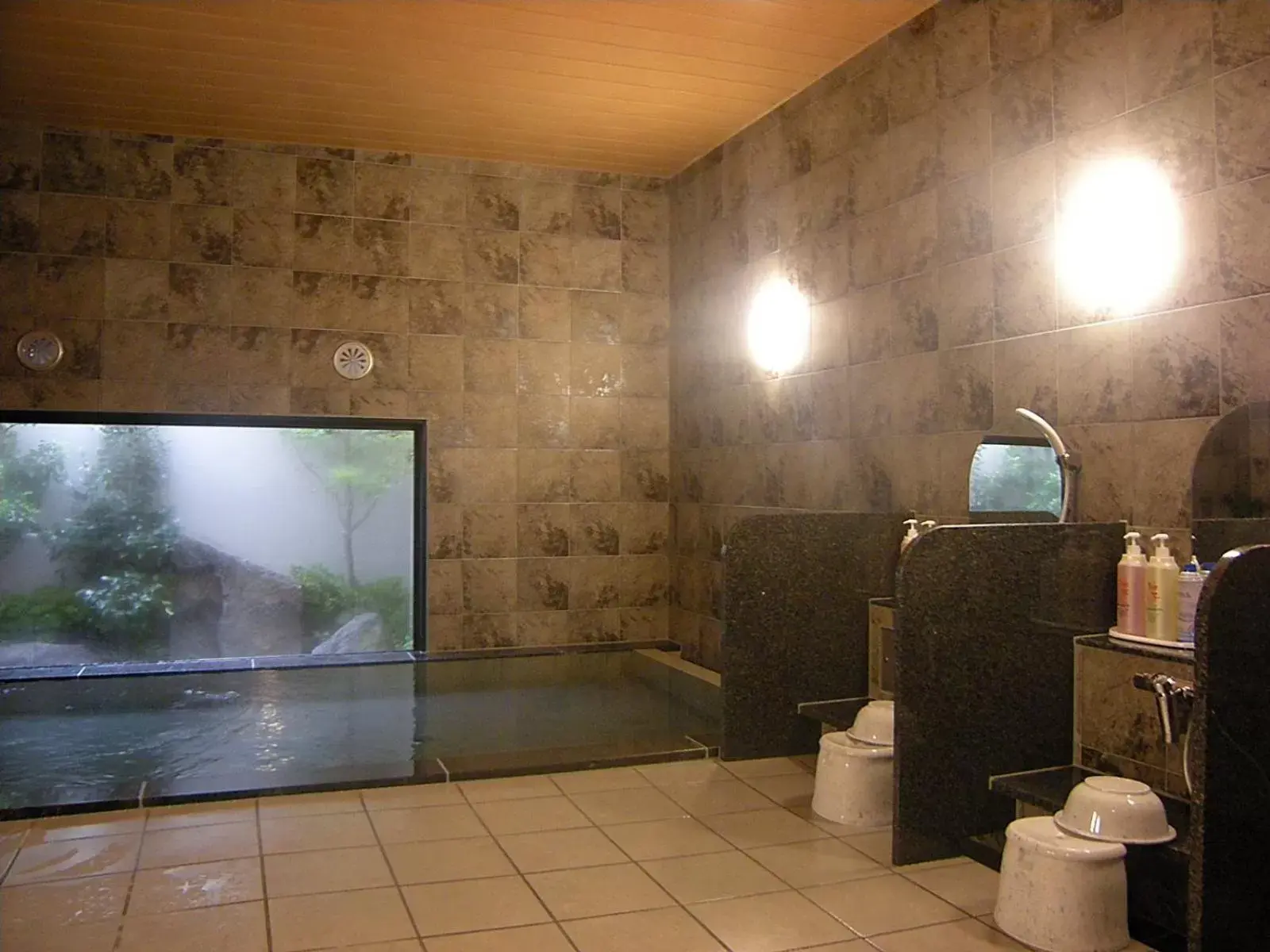 Public Bath, Bathroom in Hotel Route-Inn Yurihonjo