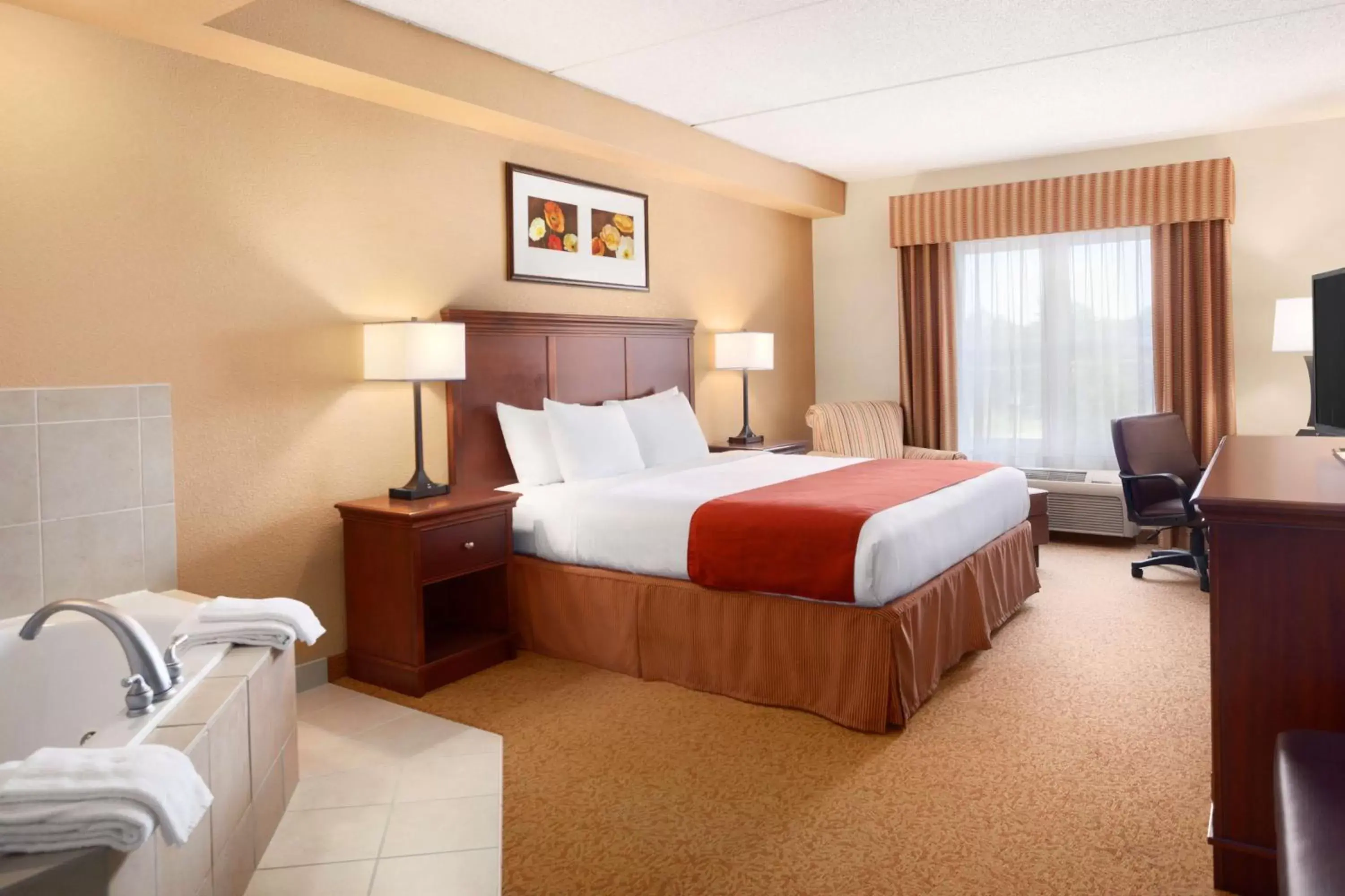 Photo of the whole room, Bed in Country Inn & Suites by Radisson, Lexington Park (Patuxent River Naval Air Station), MD