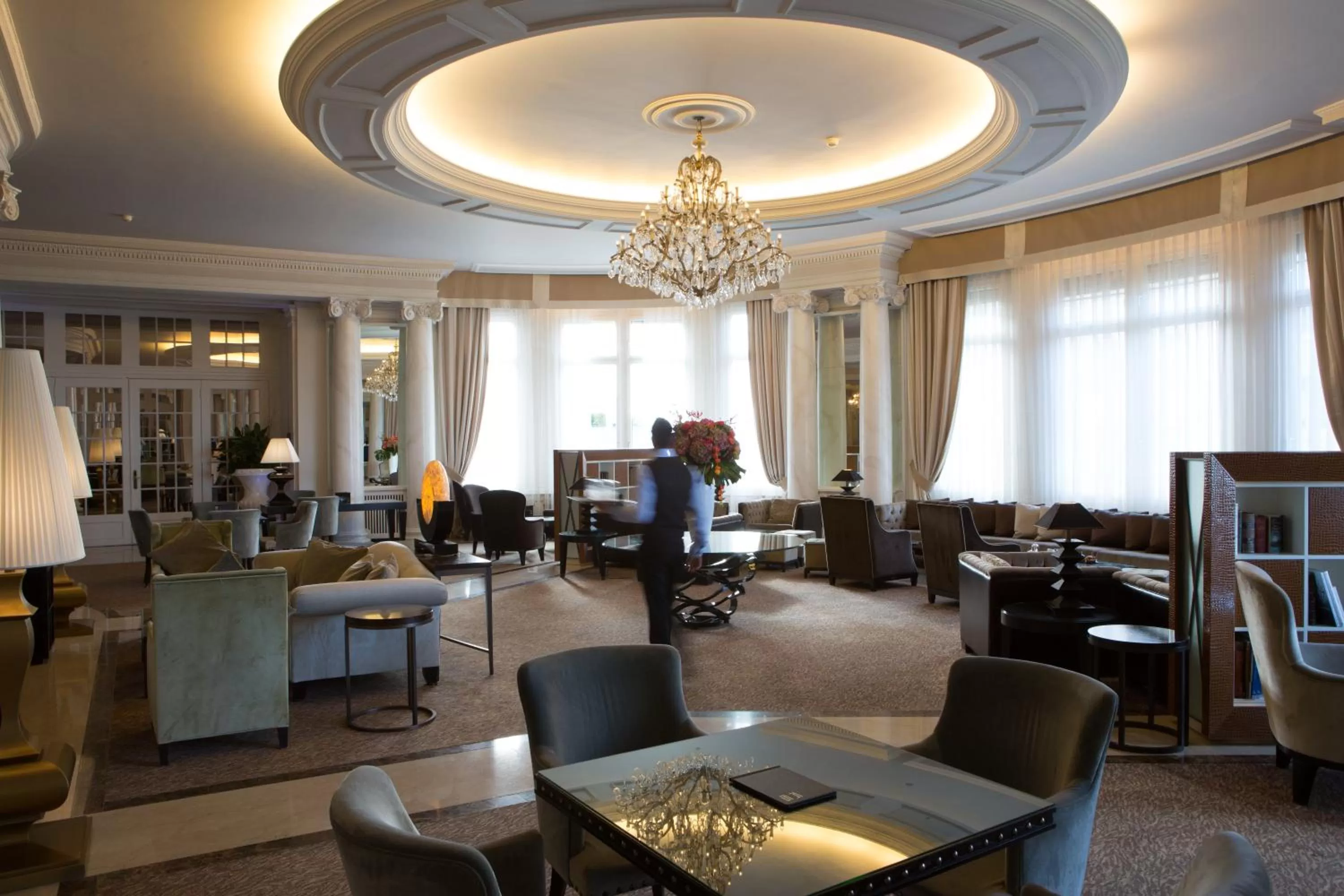 Restaurant/places to eat in Lausanne Palace