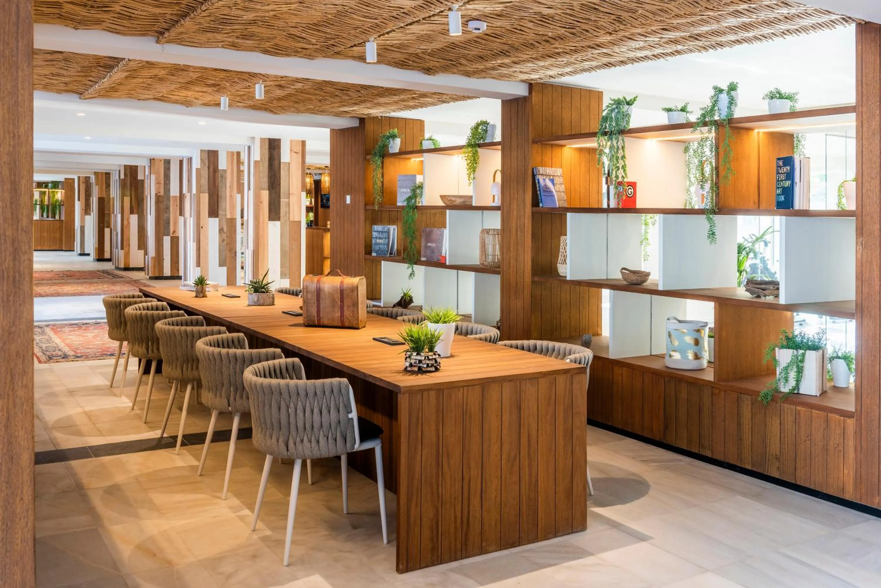 Lobby or reception in INNSiDE by Meliá Alcudia