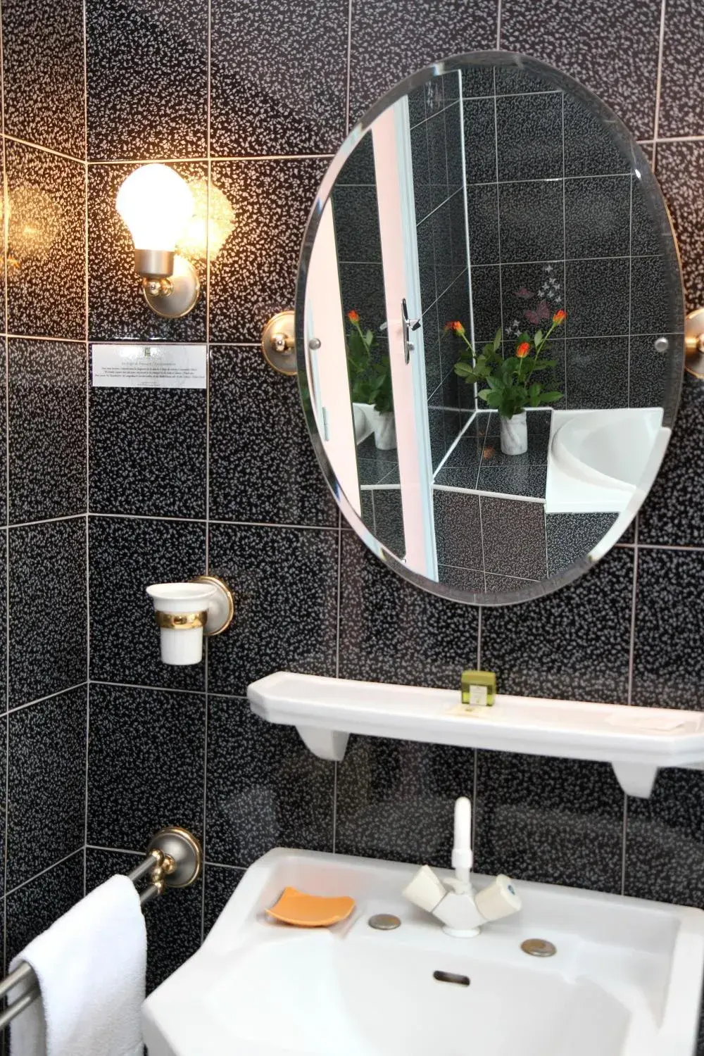 Bathroom in Logis Hotel le Prieur