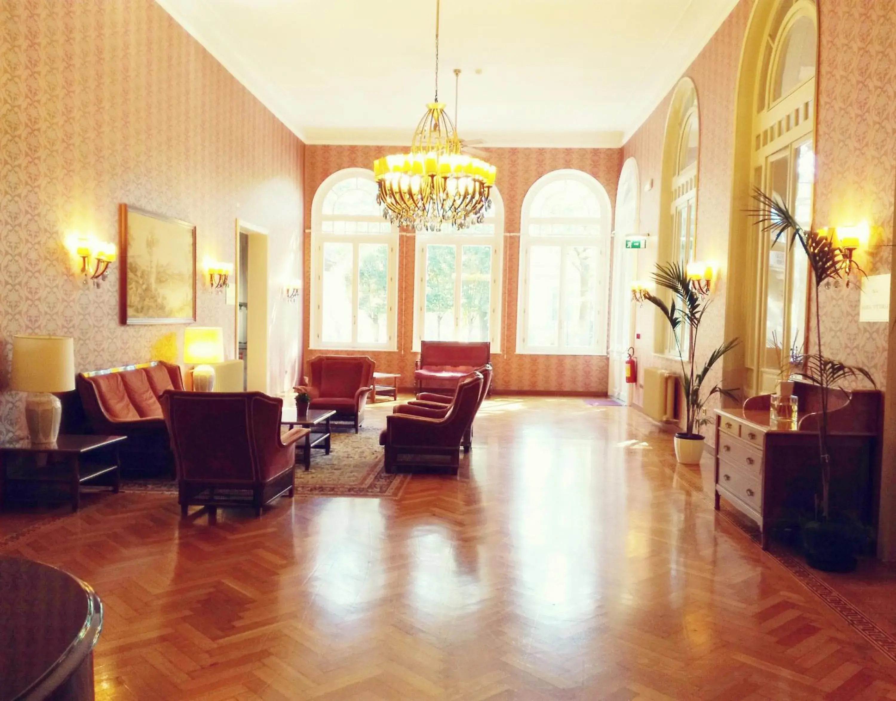 Lounge or bar in Grand Hotel Regina Salsomaggiore