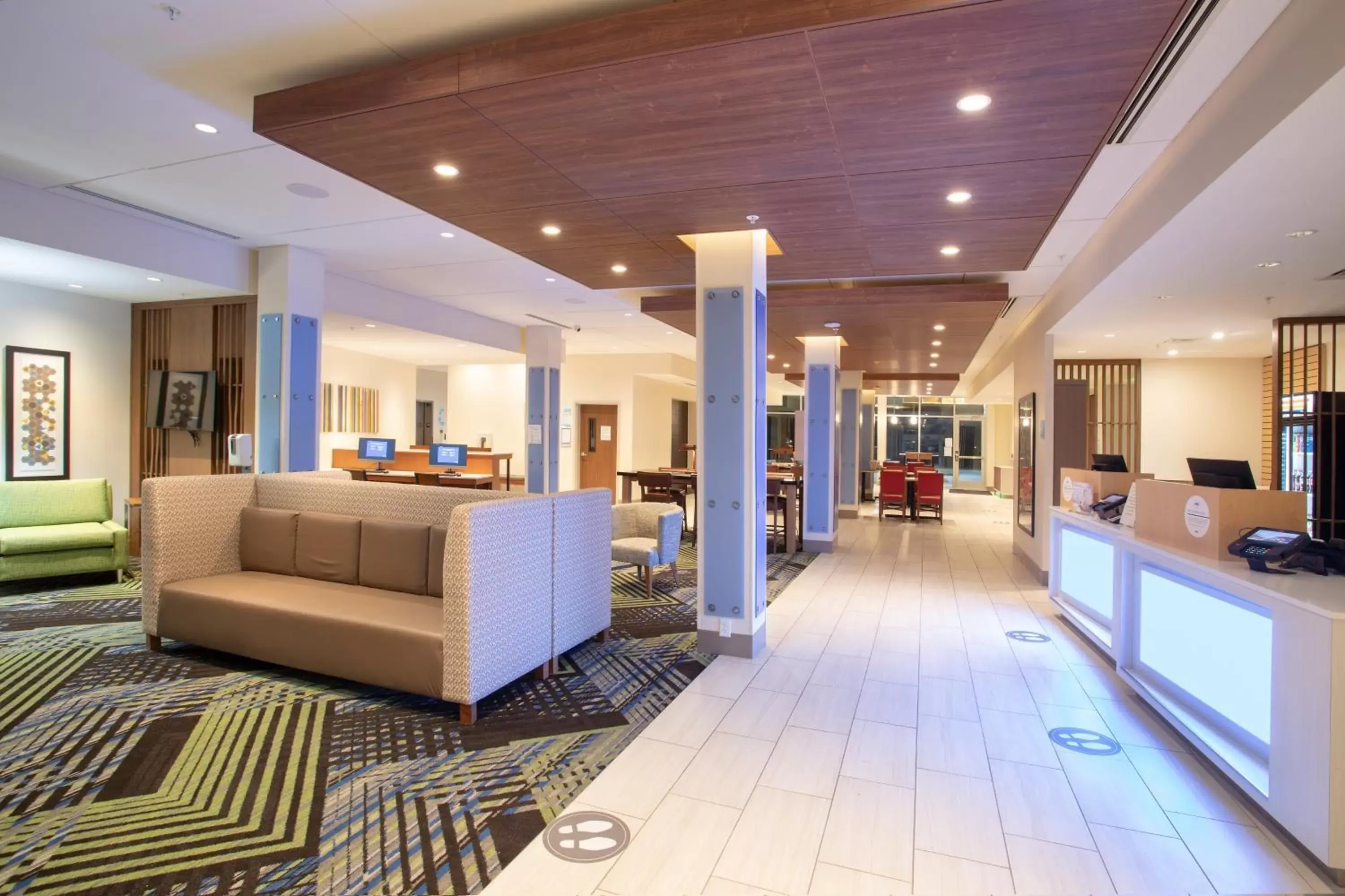 Property building, Lobby/Reception in Holiday Inn Express & Suites - Goodland I-70, an IHG Hotel