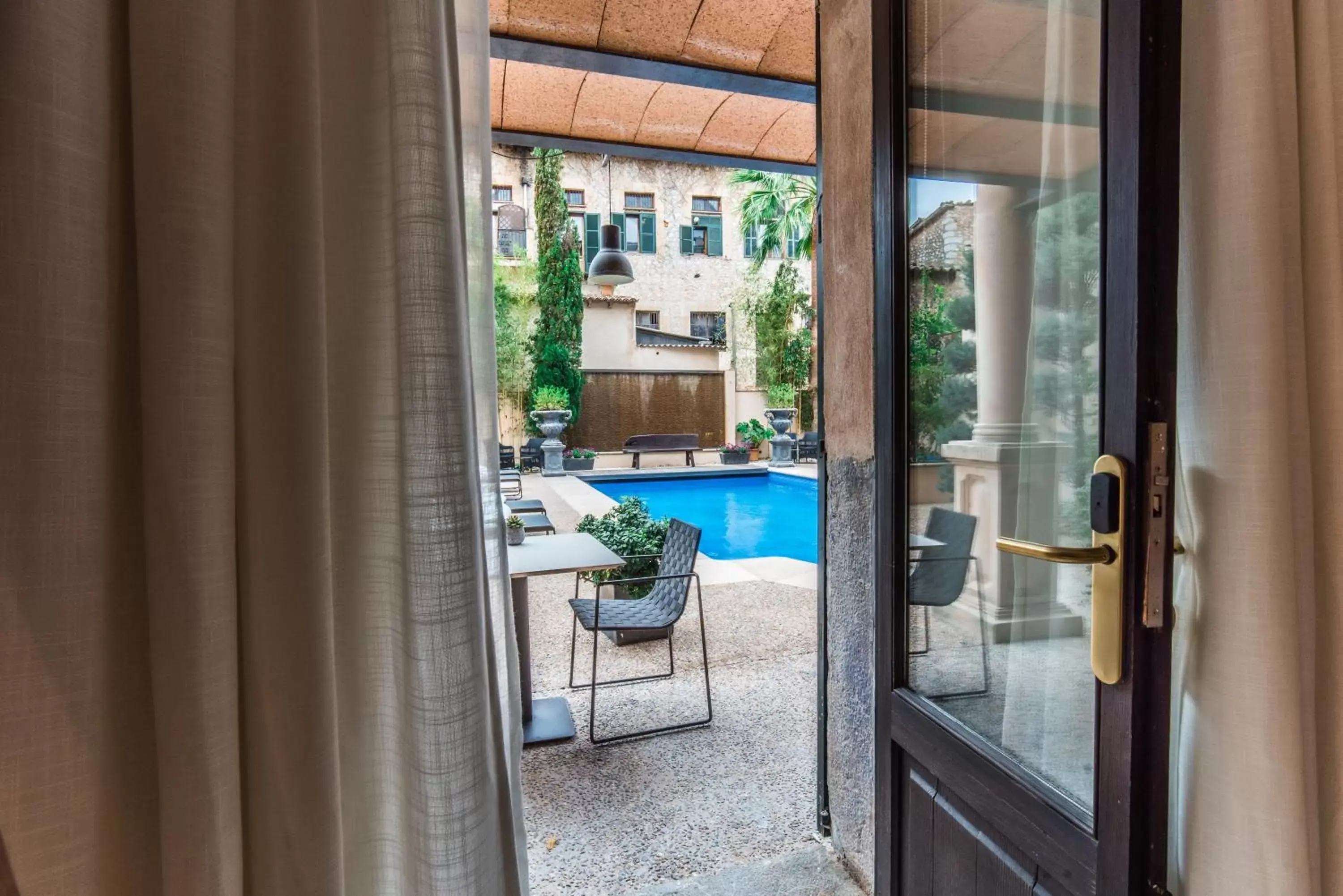 Garden Double Room in L'Avenida Garden Double Room in L'Avenida