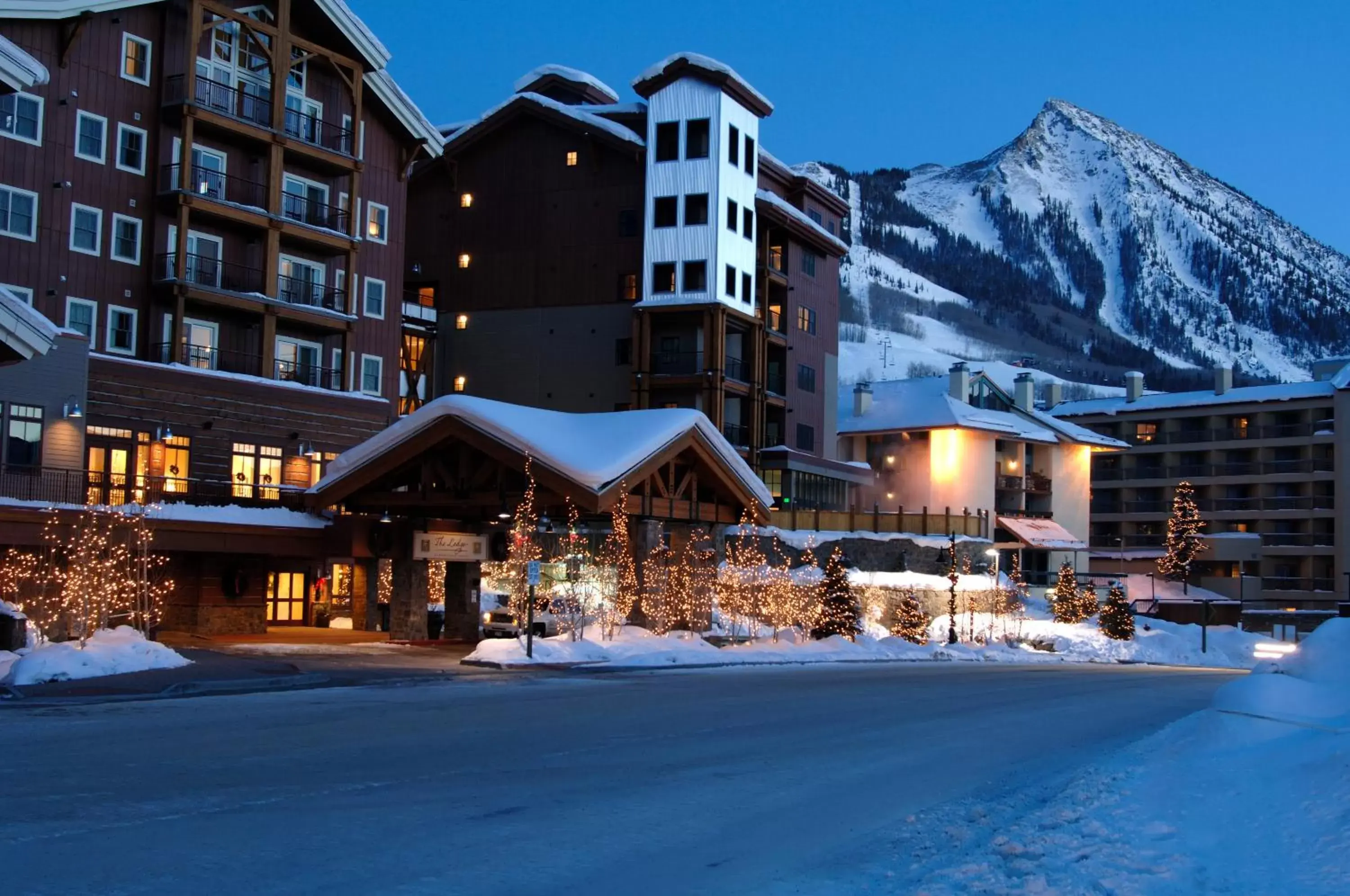 Facade/entrance, Winter in The Lodge at Mountaineer Square