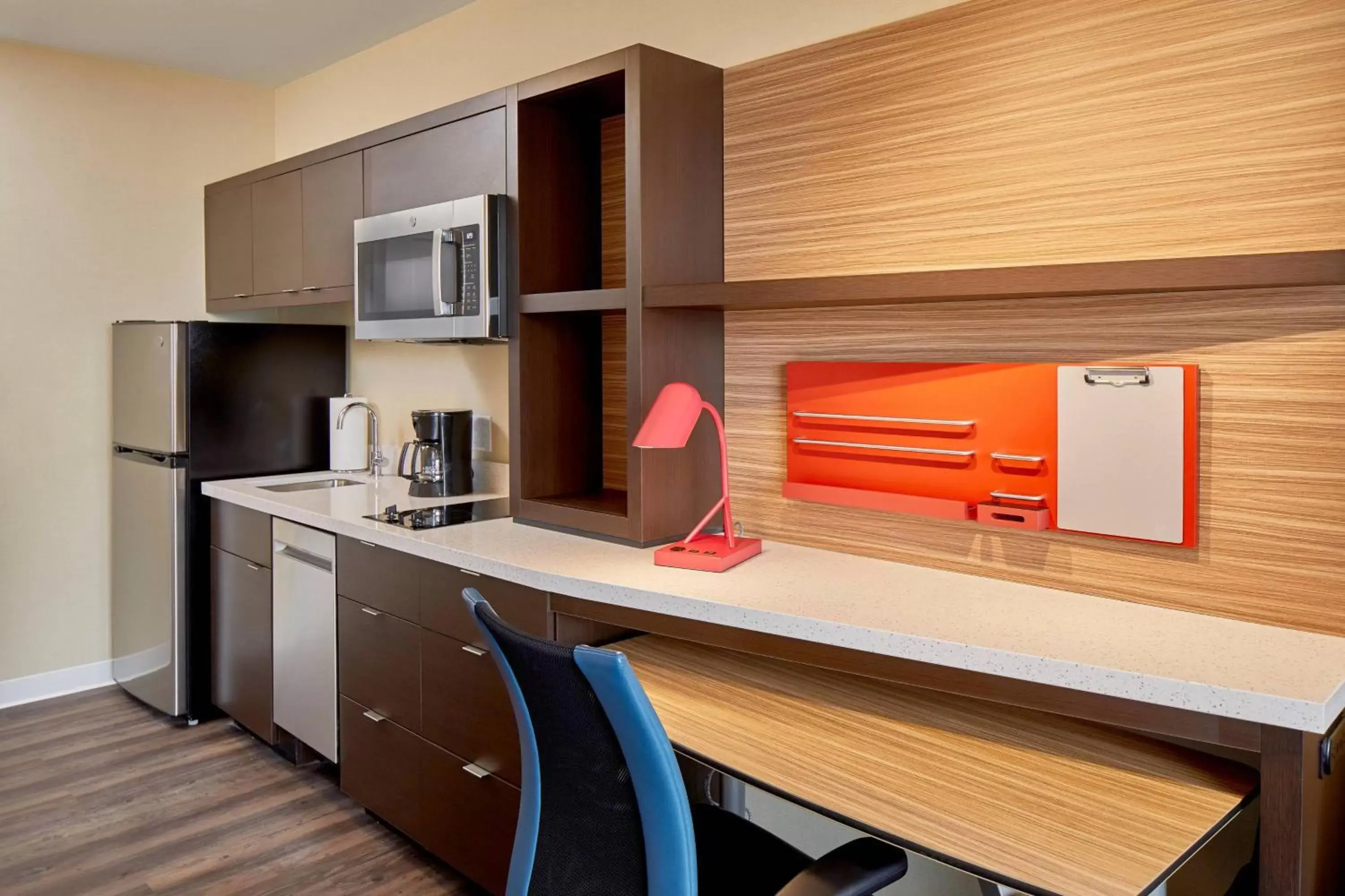 Kitchen or kitchenette, Kitchen/Kitchenette in TownePlace Suites by Marriott Columbus North - OSU