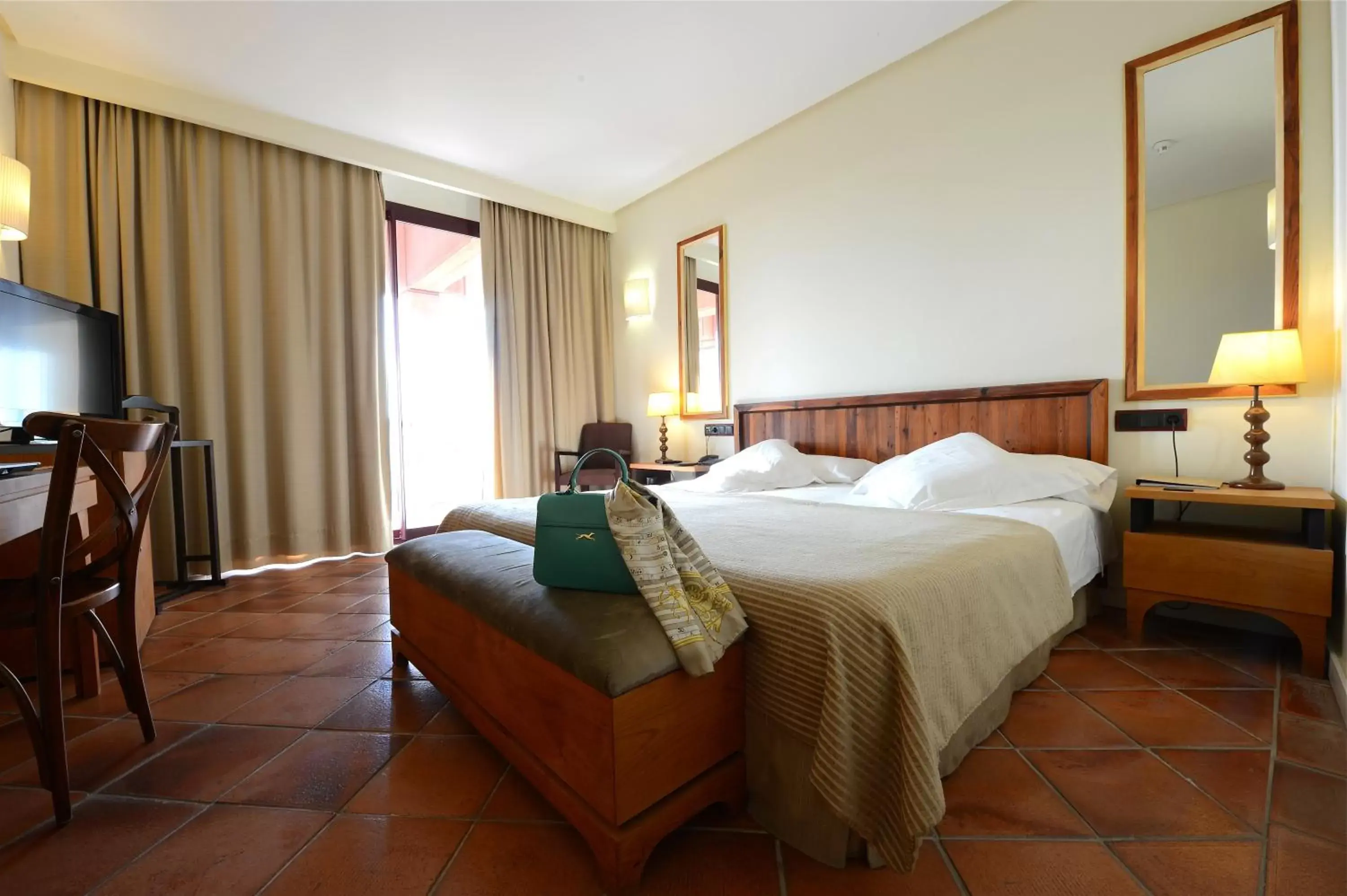 Bed in Hotel Cigarral el Bosque Bed in Hotel Cigarral el Bosque