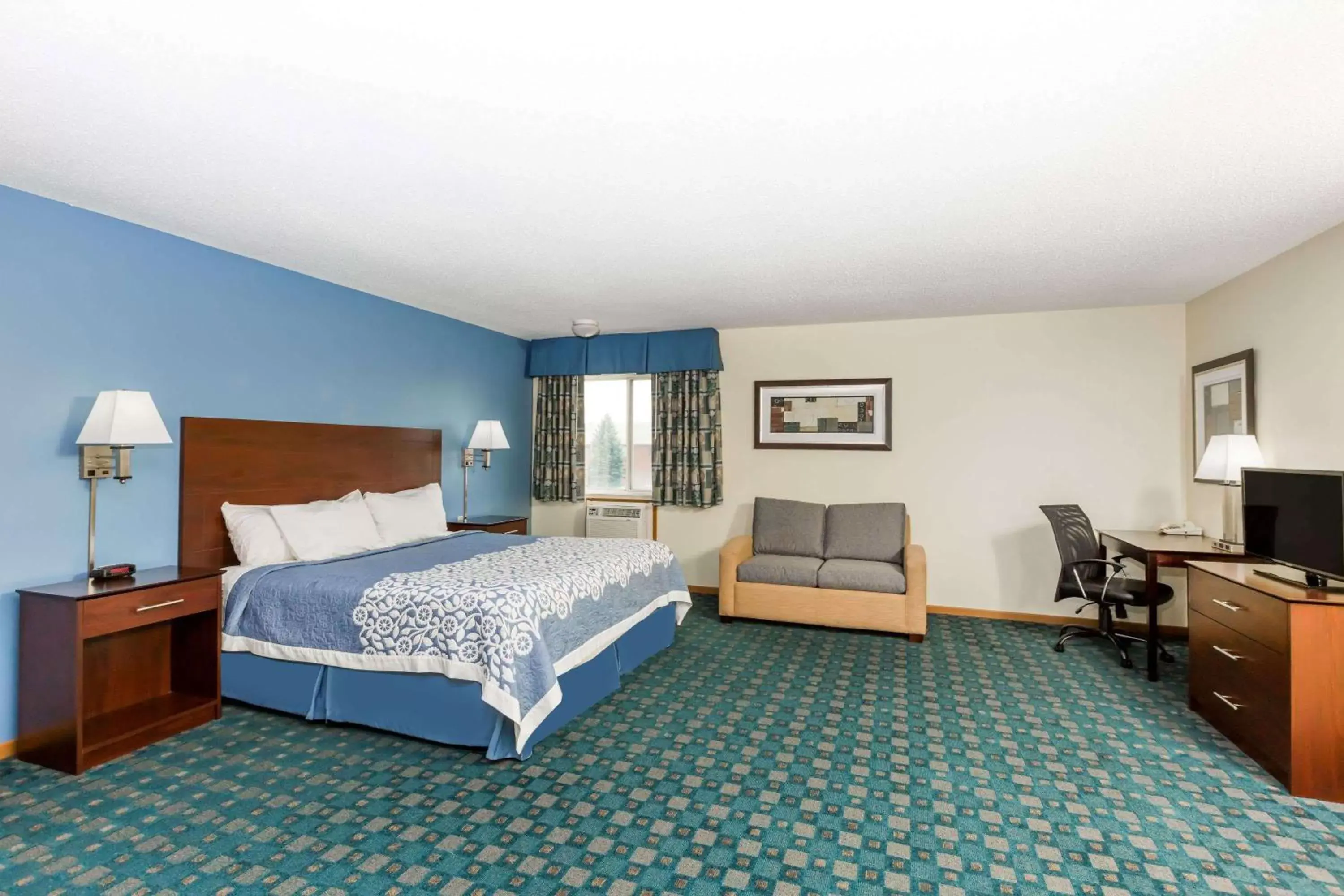 Photo of the whole room in Days Inn by Wyndham Sioux City
