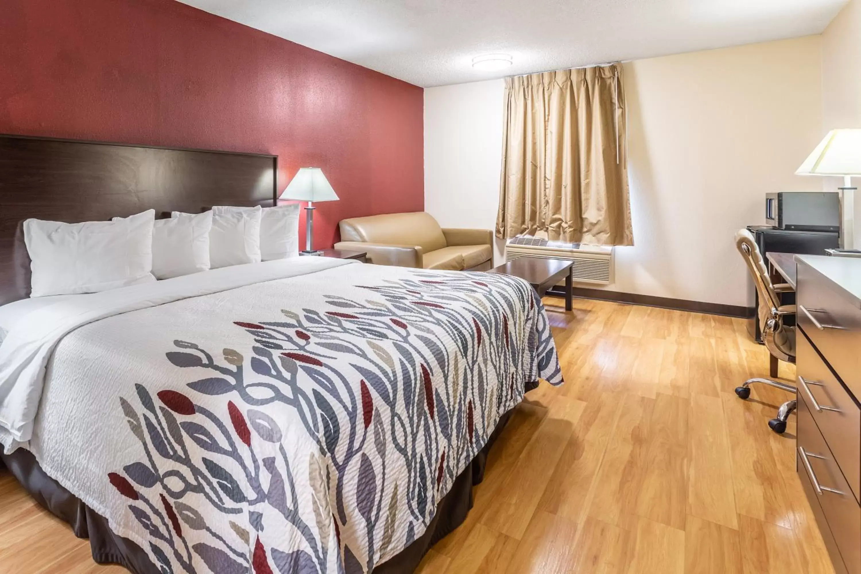 Bedroom, Bed in Red Roof Inn Hardeeville Bedroom, Bed in Red Roof Inn Hardeeville