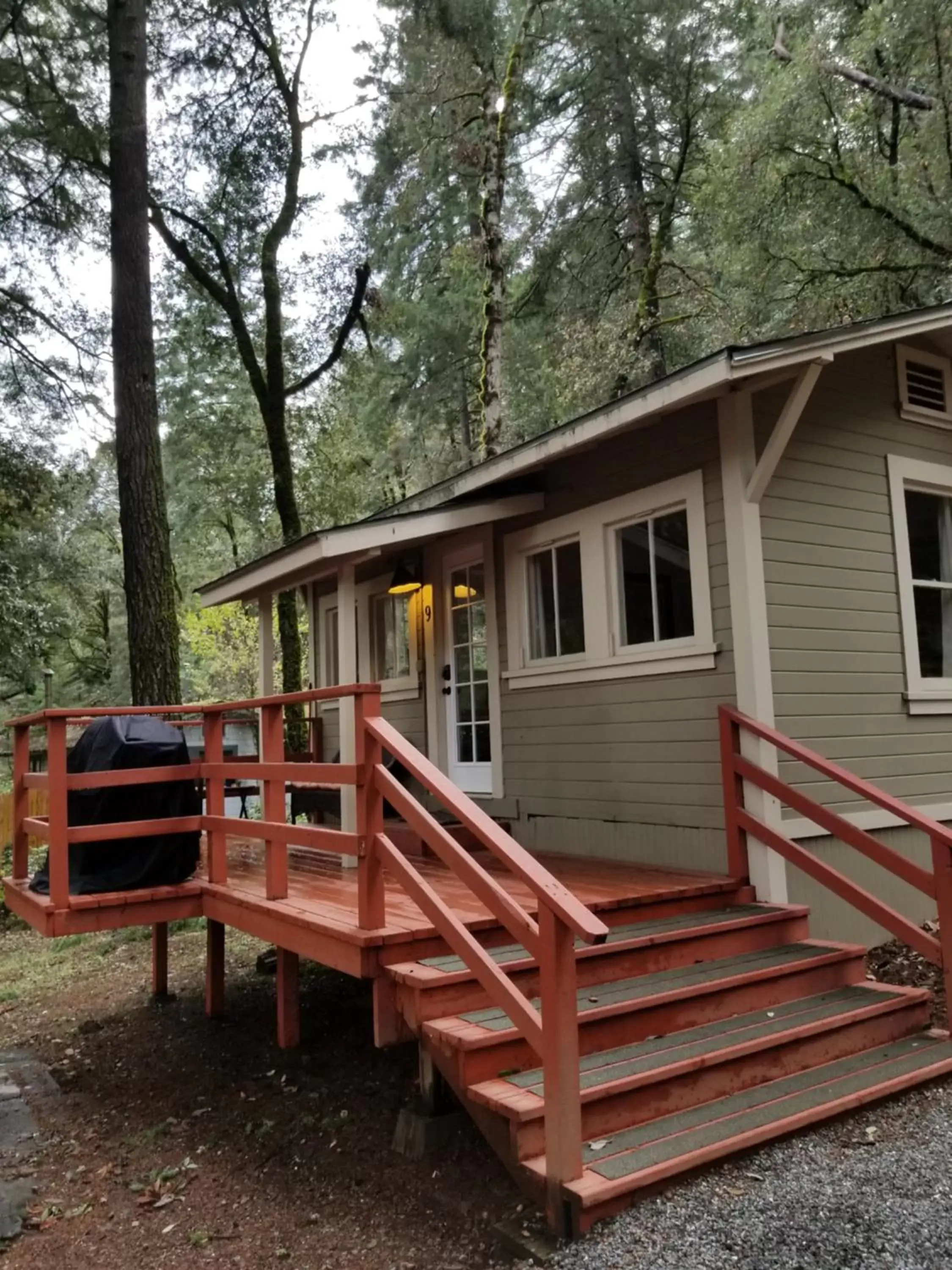 Facade/entrance in China Creek Cottages