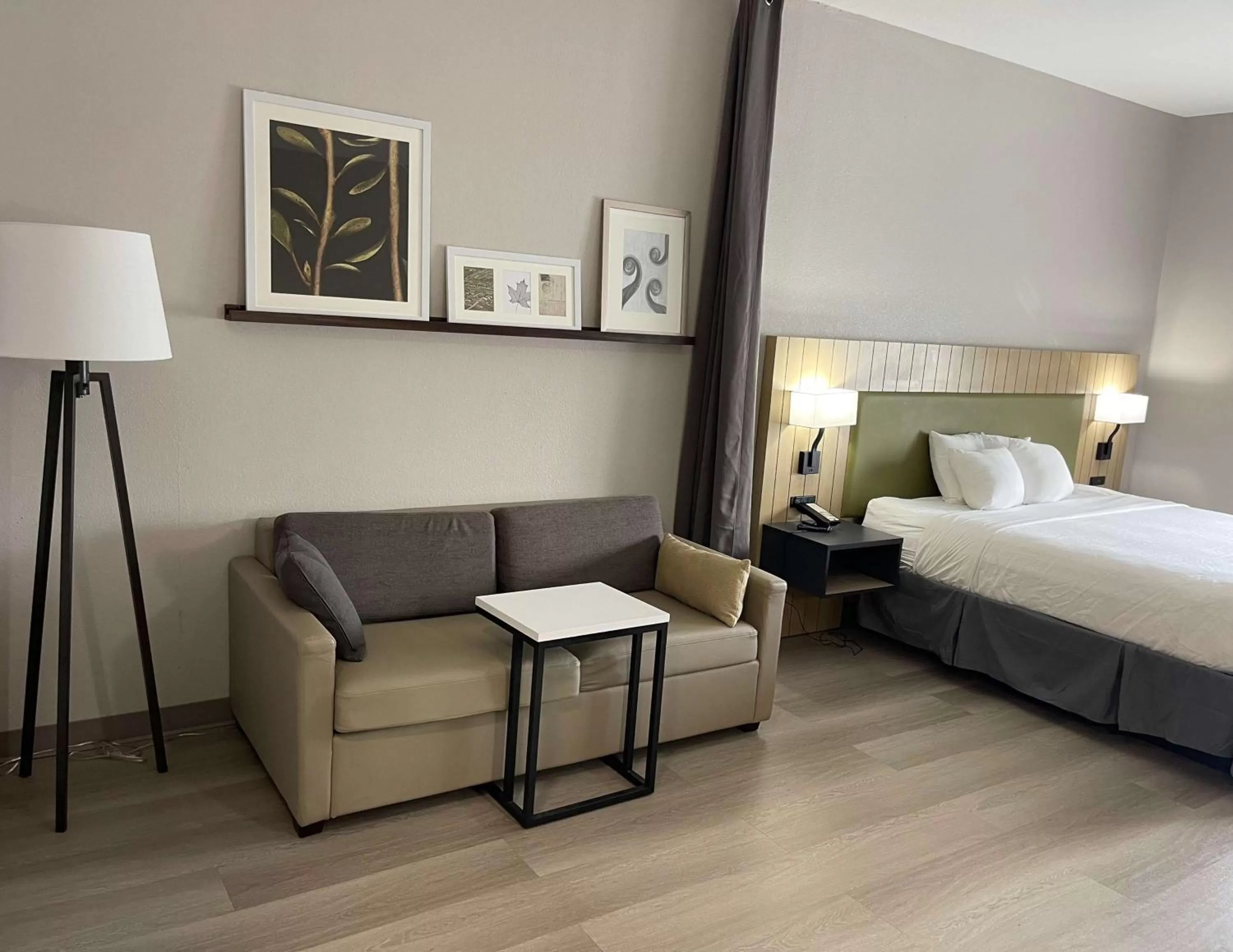 One-Bedroom Suite in Country Inn & Suites by Radisson, Midway, FL