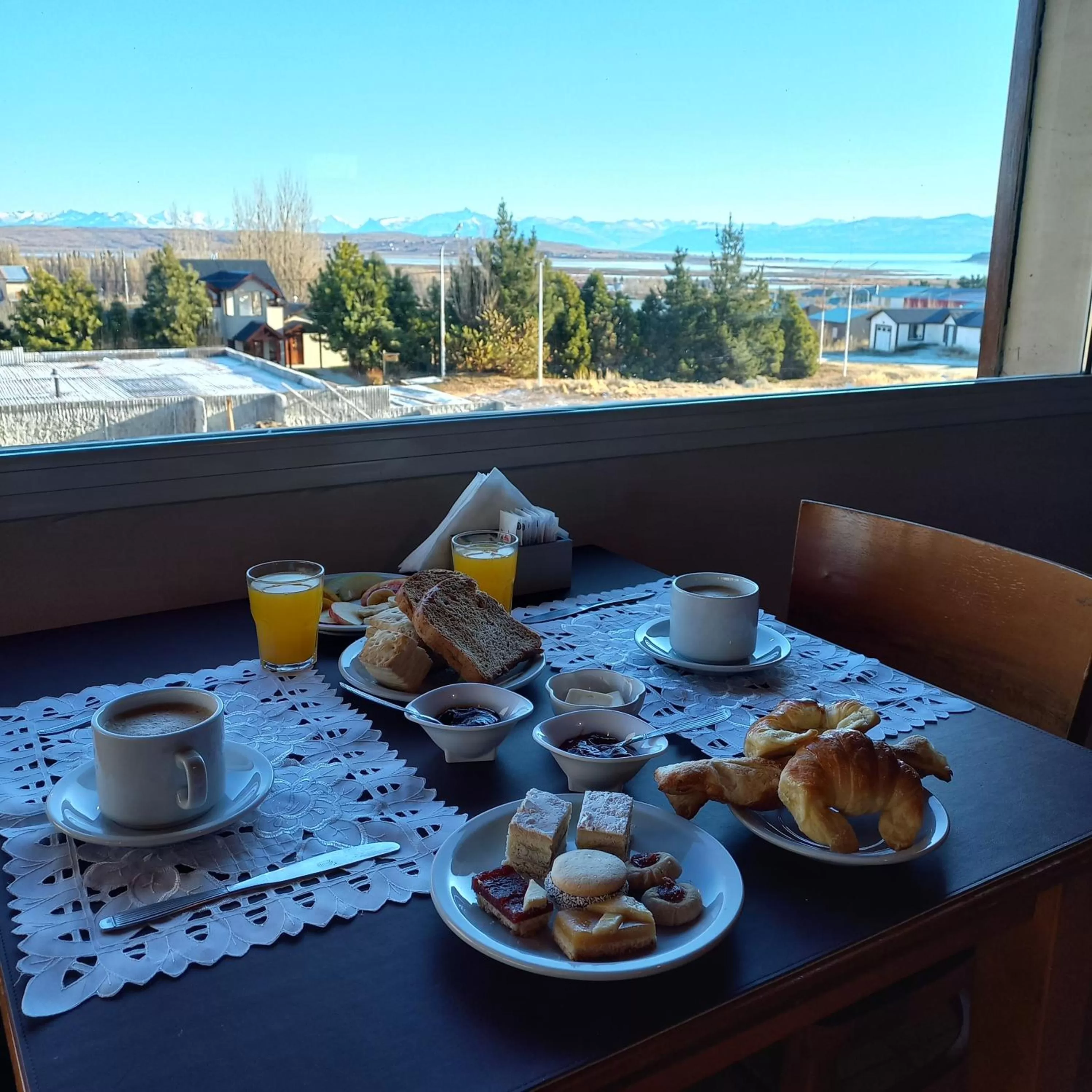Breakfast in Tierra Tehuelche Hostería y Aparts