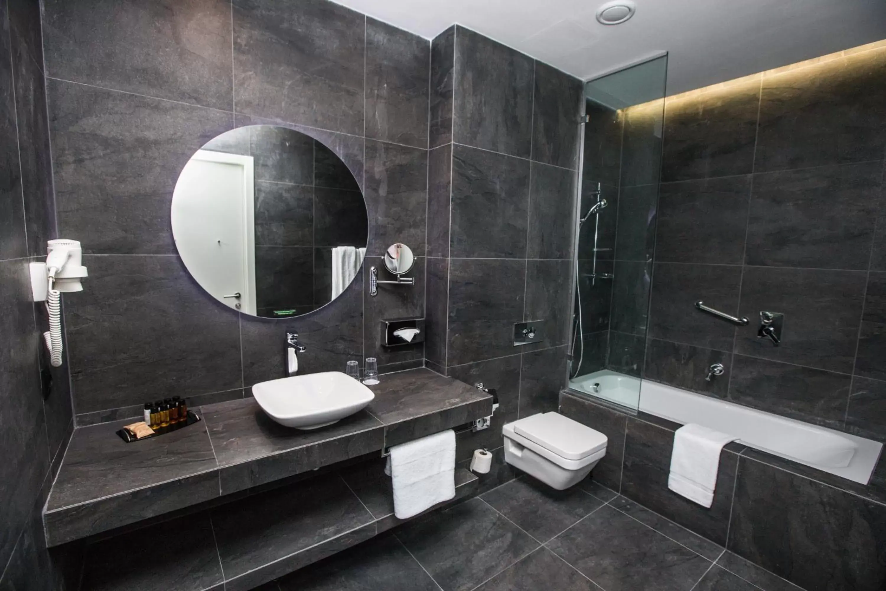 Photo of the whole room, Bathroom in Holiday Inn Telavi, an IHG Hotel