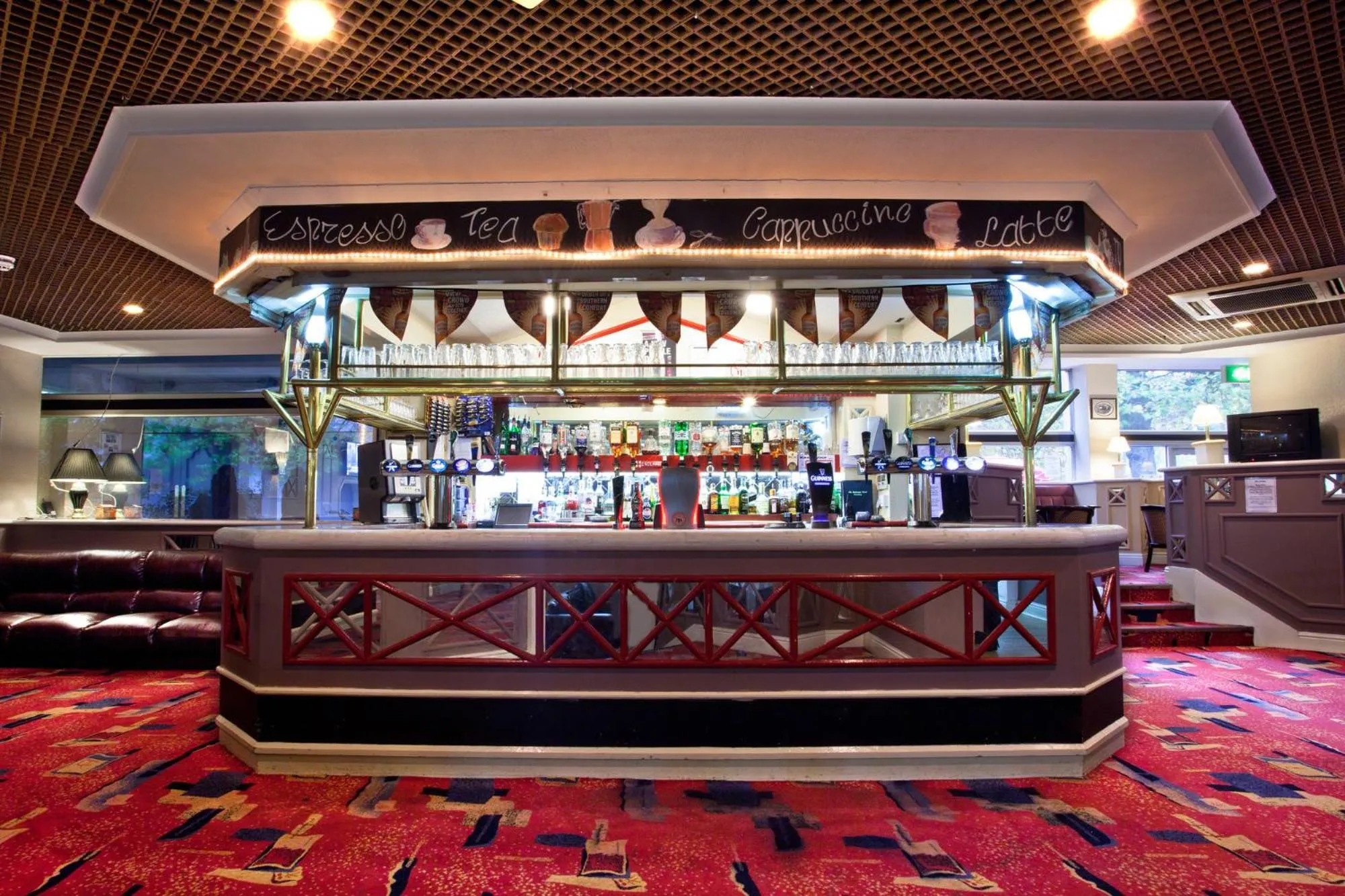 Lounge or bar in Britannia Hotel Coventry