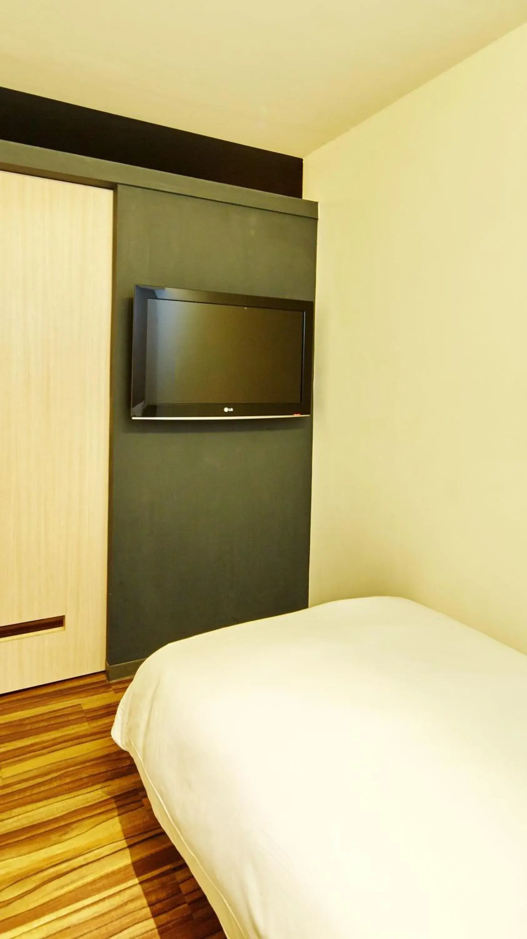 Bedroom, Bed in Single Inn Kaohsiung