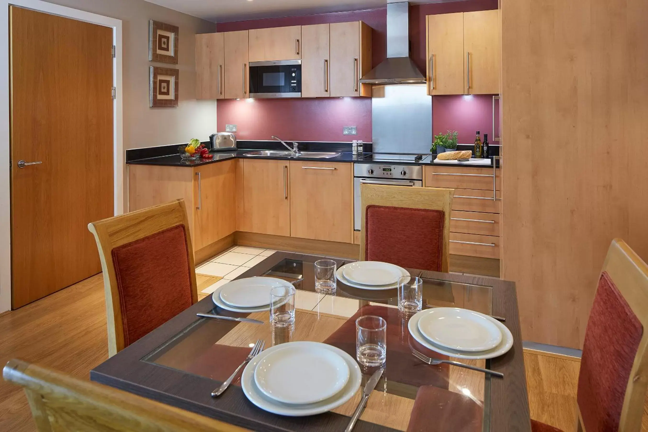 Kitchen or kitchenette, Kitchen/Kitchenette in Marlin Apartments London Bridge - Empire Square