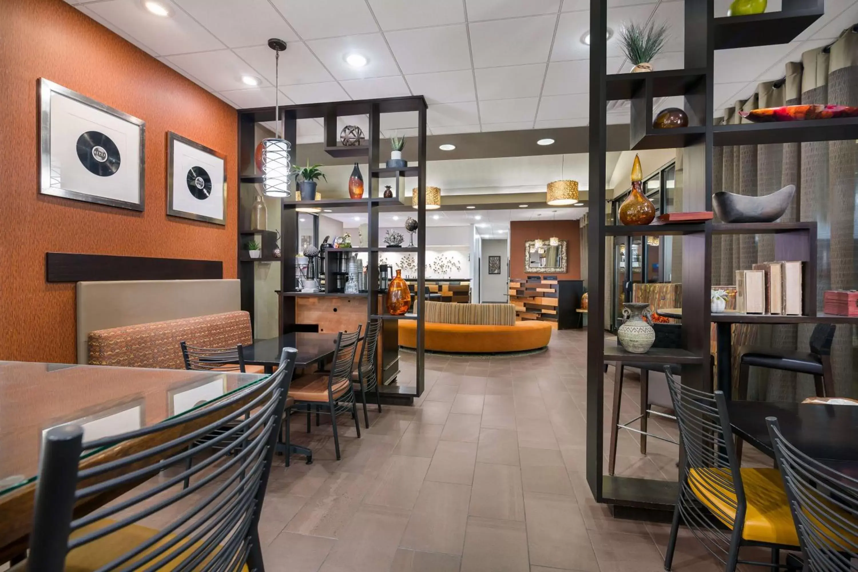 Breakfast, Lobby/Reception in Revel Hotel Minot - SureStay Collection by Best Western