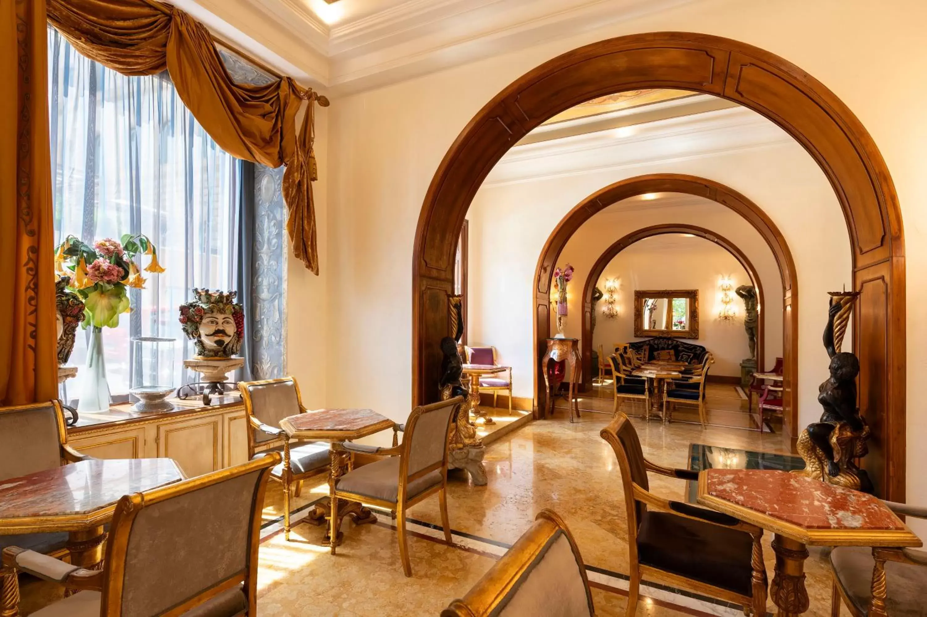 Communal lounge/ TV room, Restaurant/Places to Eat in Romanico Palace Luxury Hotel & SPA