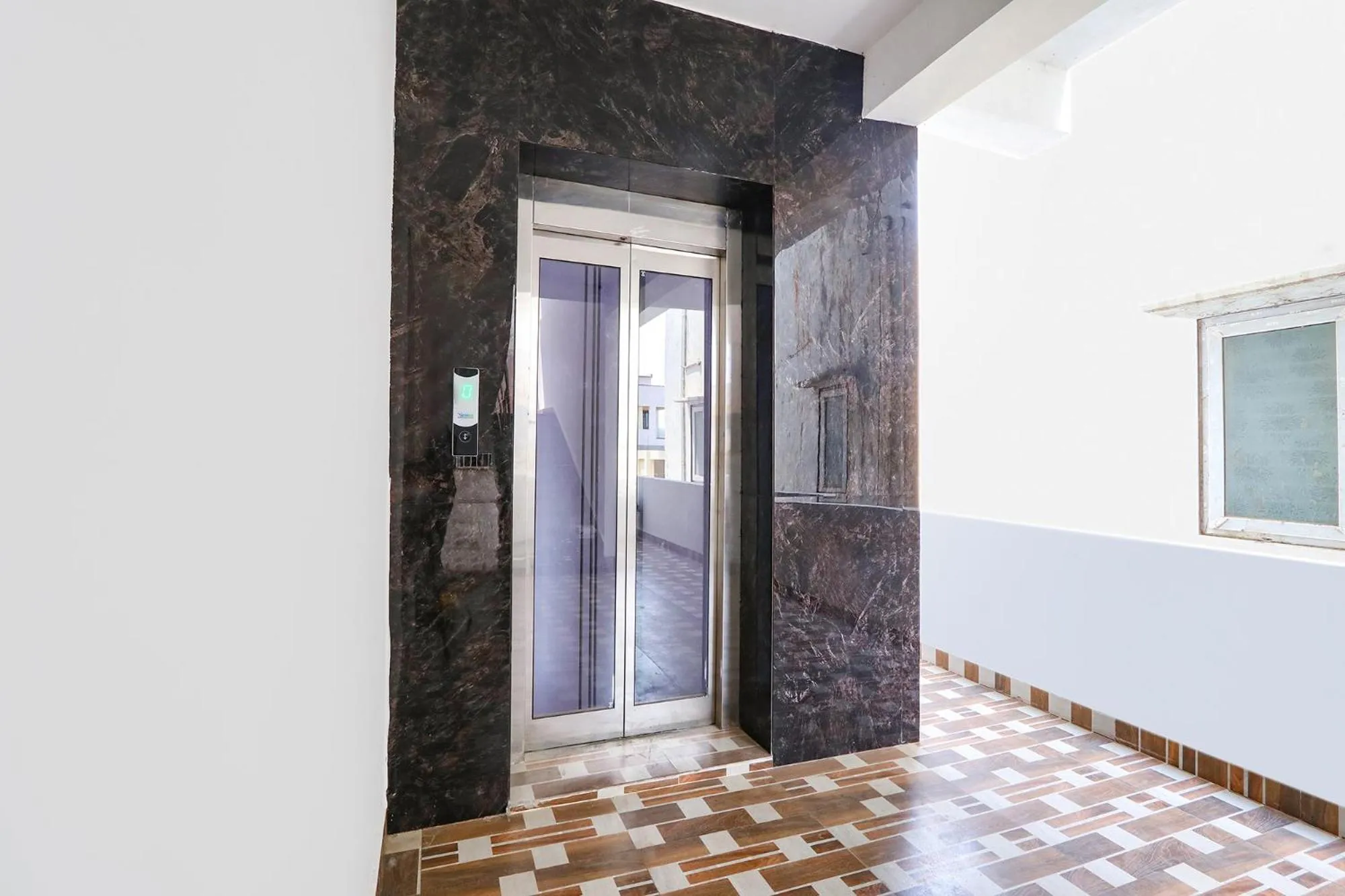 elevator in OYO Flagship Hotel Night Eye Nanakramguda