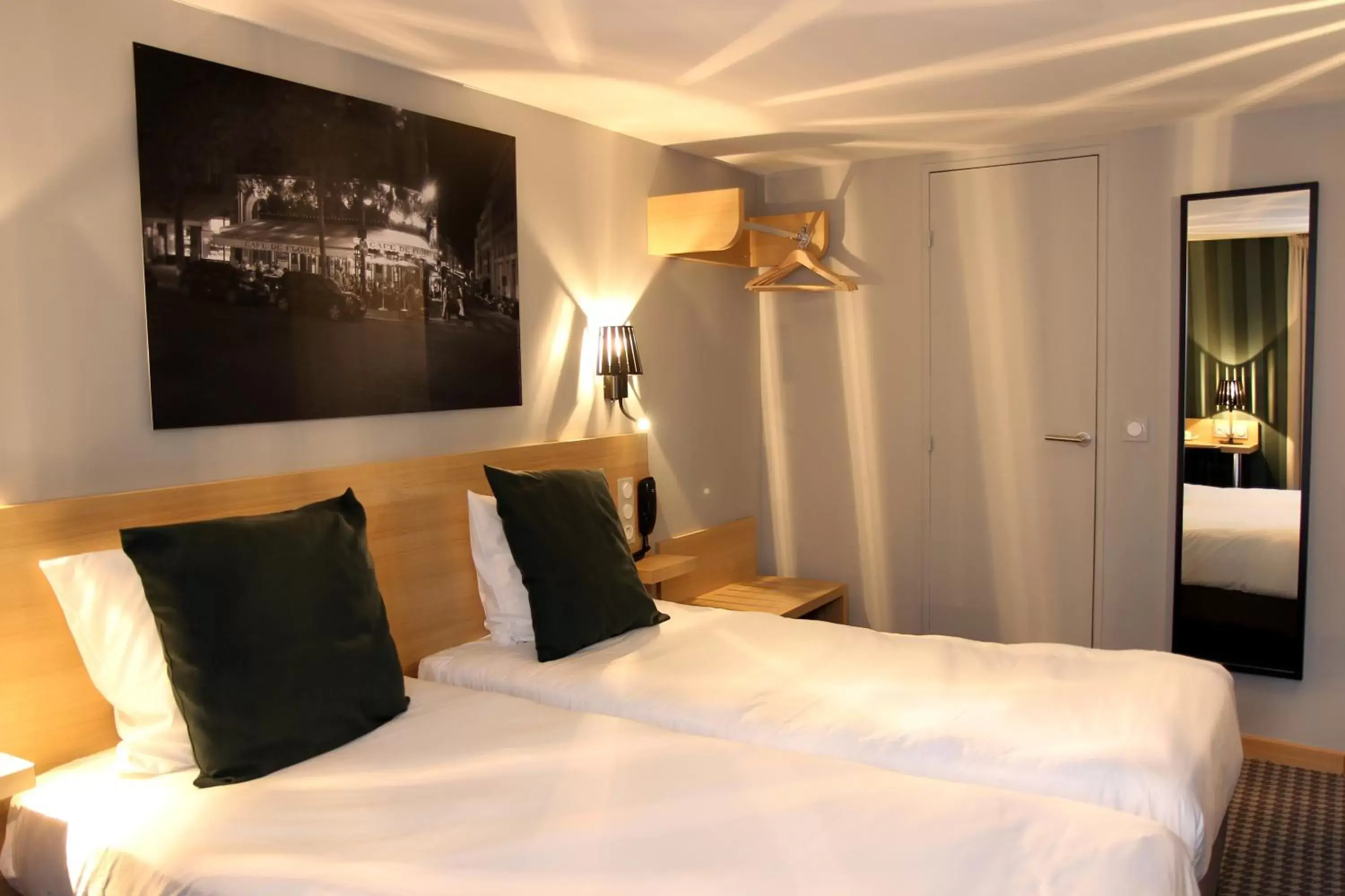 Bedroom, Bed in Best Western Hotel Opera Drouot