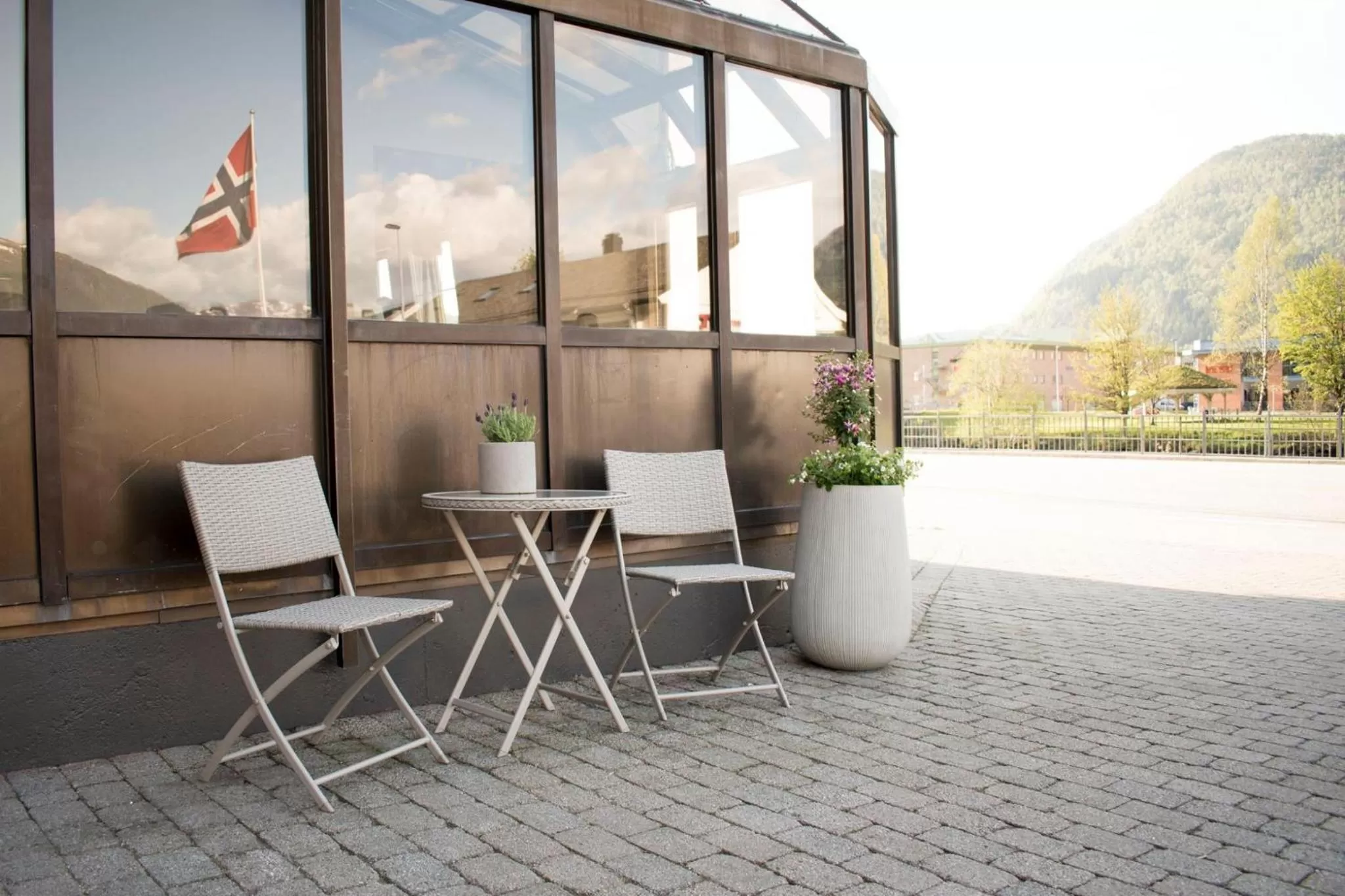 Patio in Førde Hotel - Unike Hoteller