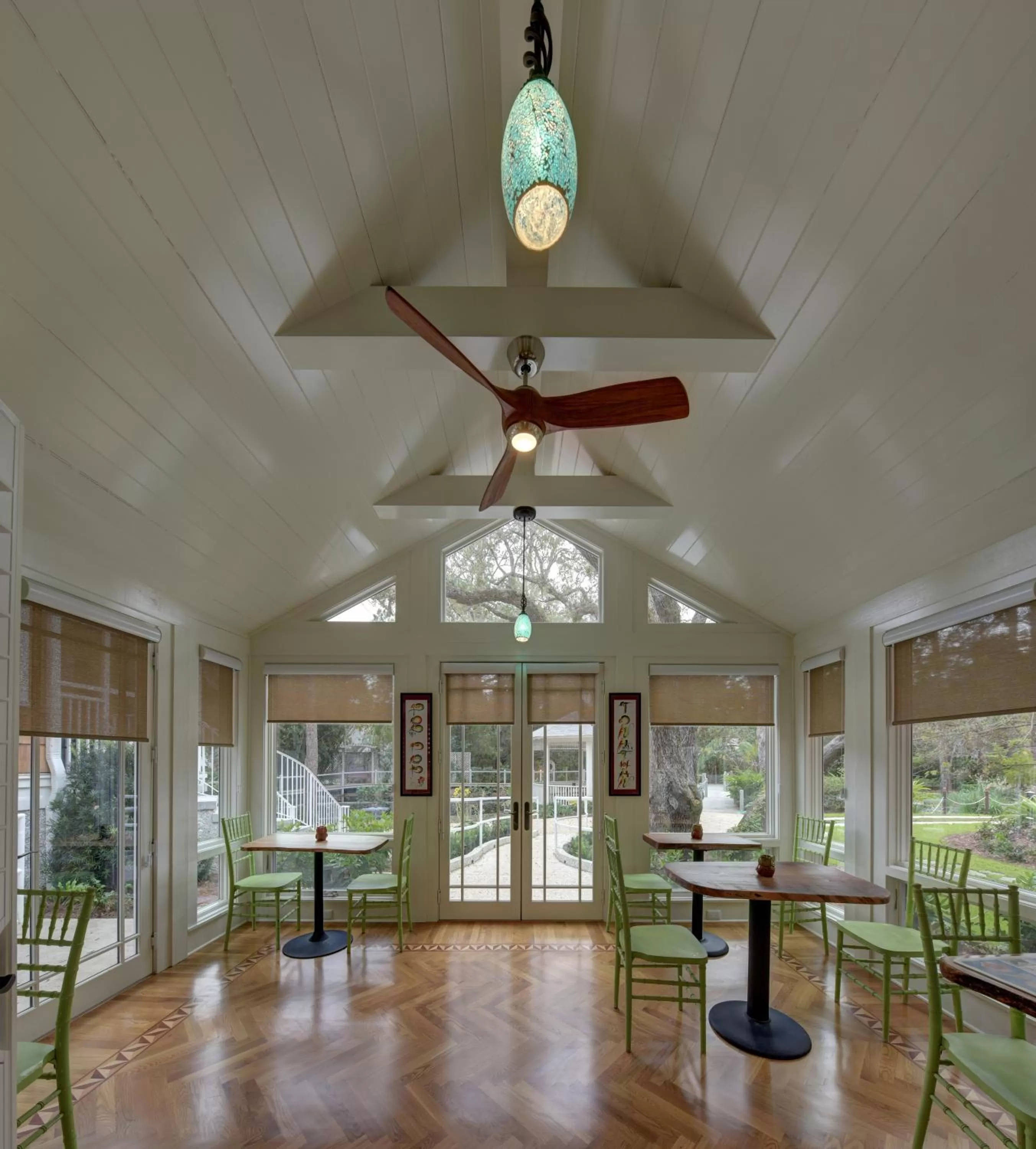 Dining area in The Grey Owl Inn