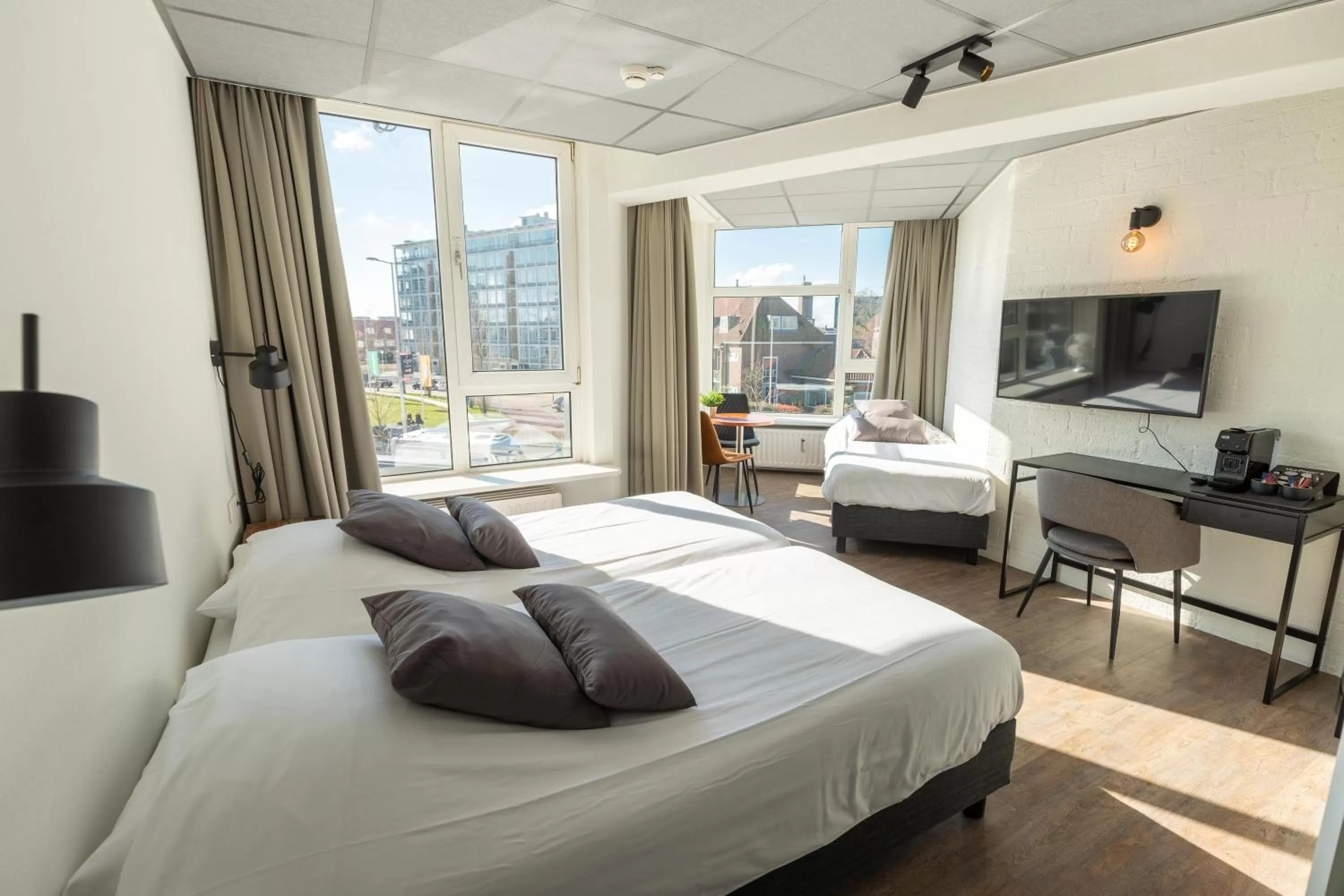 Photo of the whole room, Bed in Eurohotel