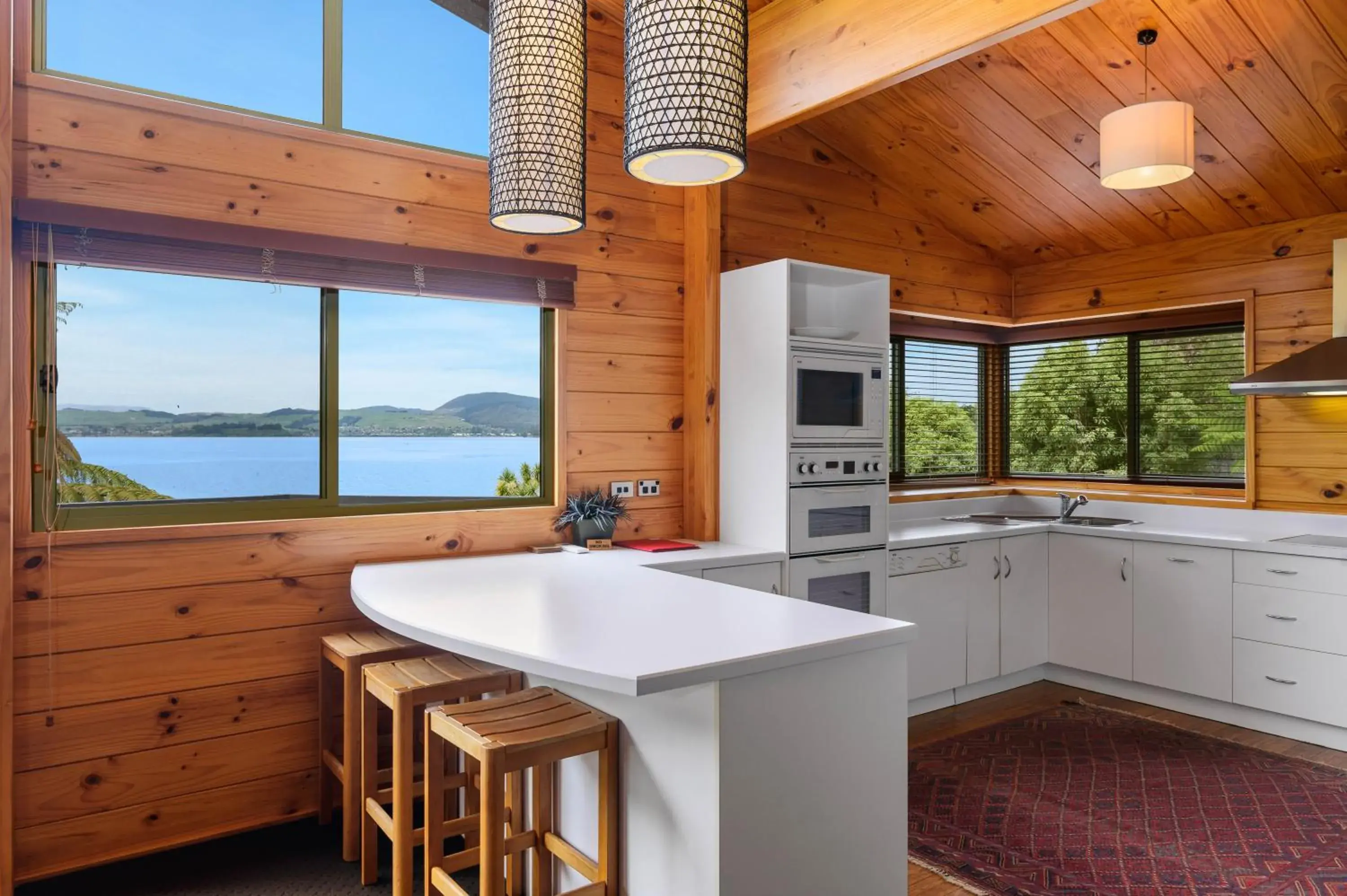 Kitchen or kitchenette, Kitchen/Kitchenette in Koura Lodge