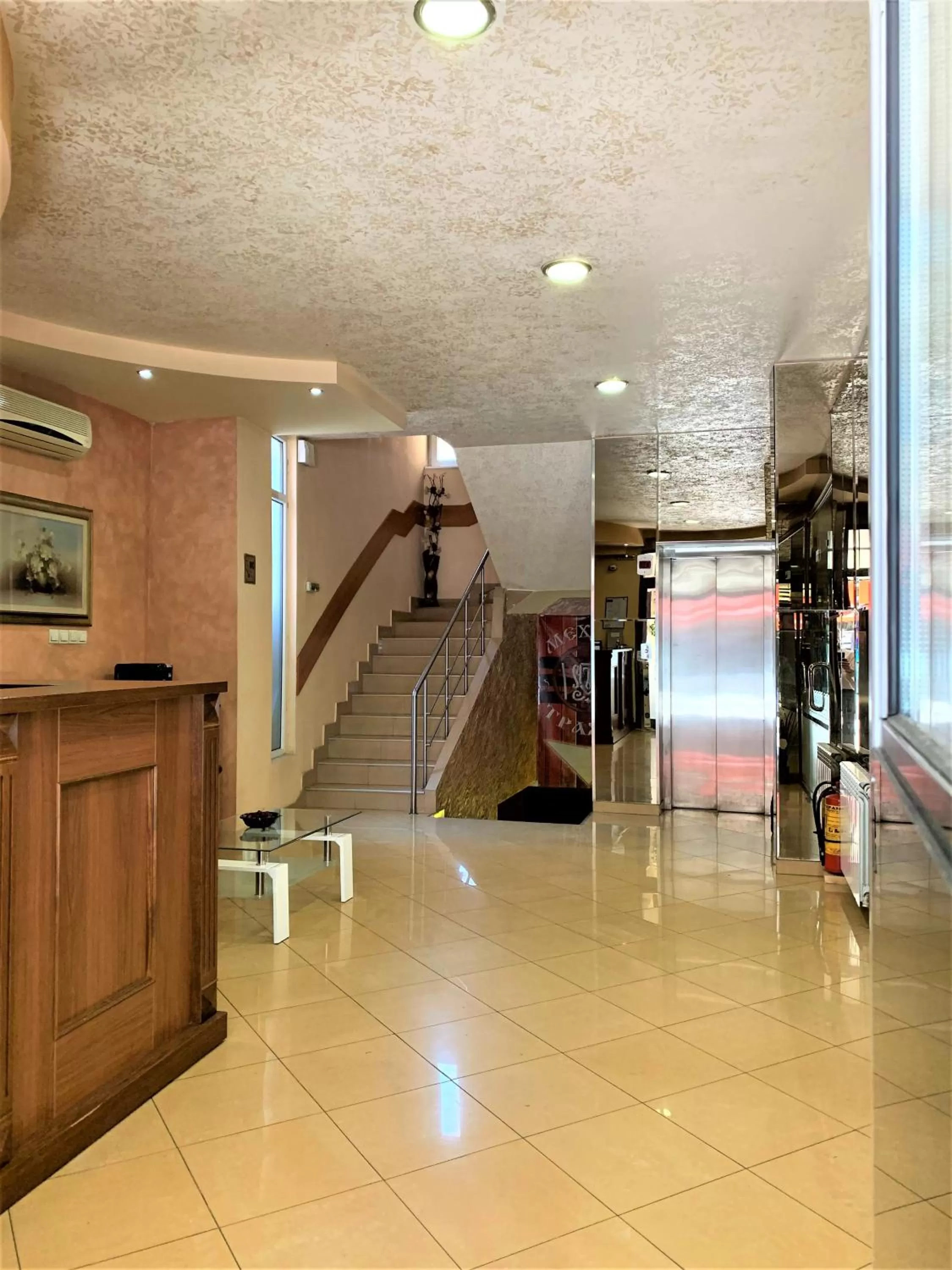 Lobby or reception in Hotel Trayana