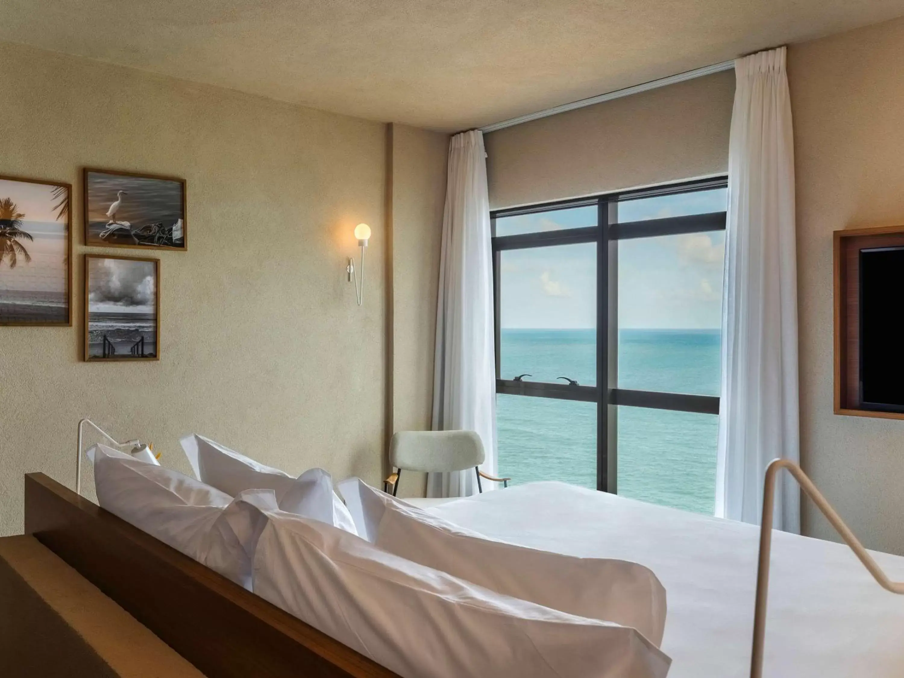 Photo of the whole room, Room Photo in Grand Mercure Recife Boa Viagem