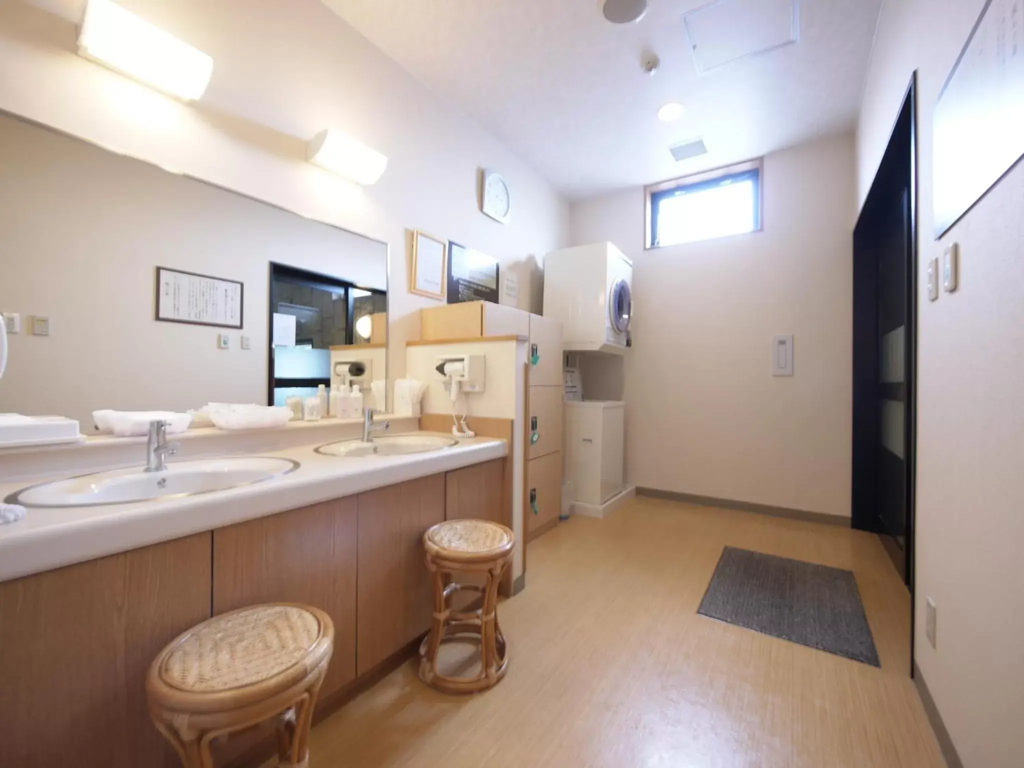 Public Bath, Bathroom in Hotel Route-Inn Tendo